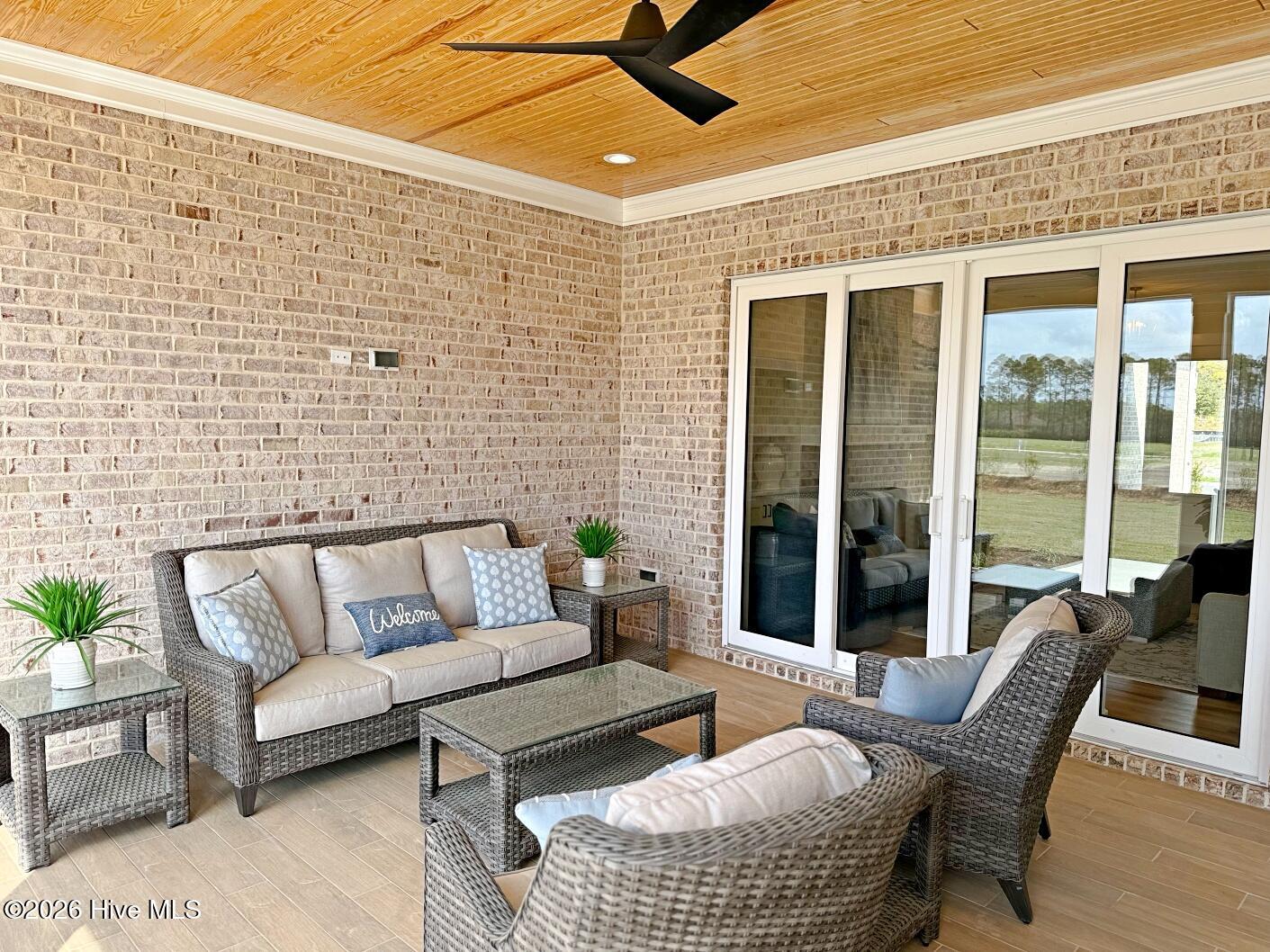 100537171 | Photo 25