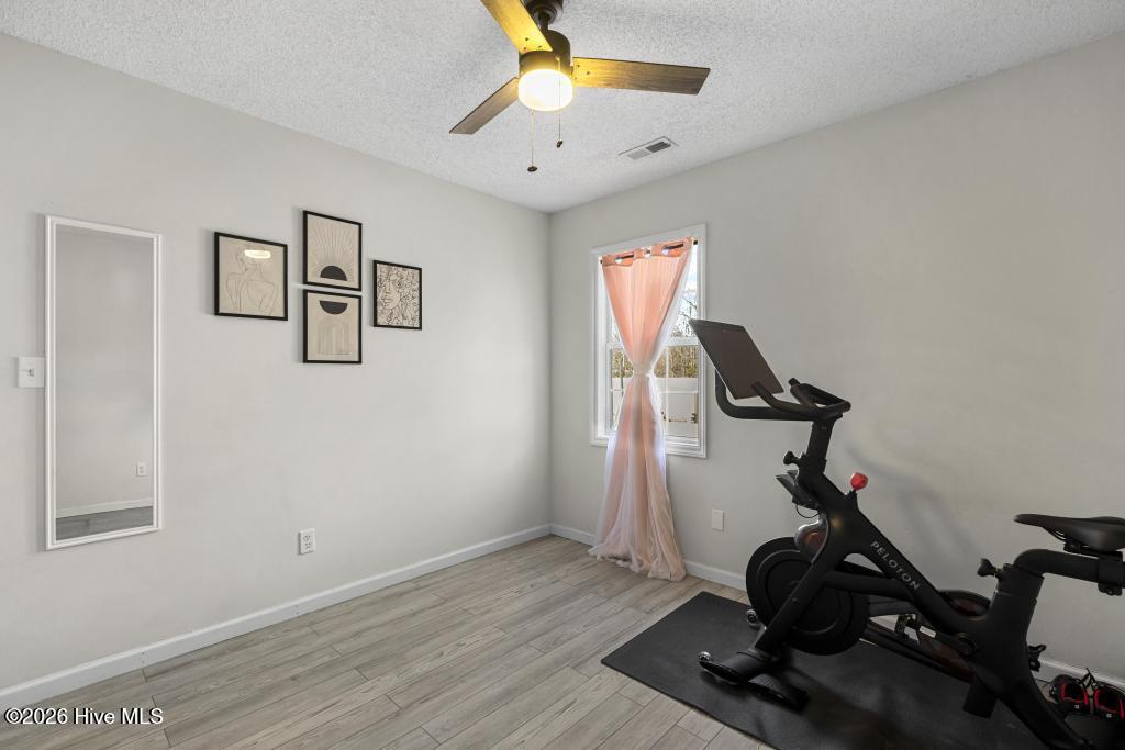 100553305 | Photo 18