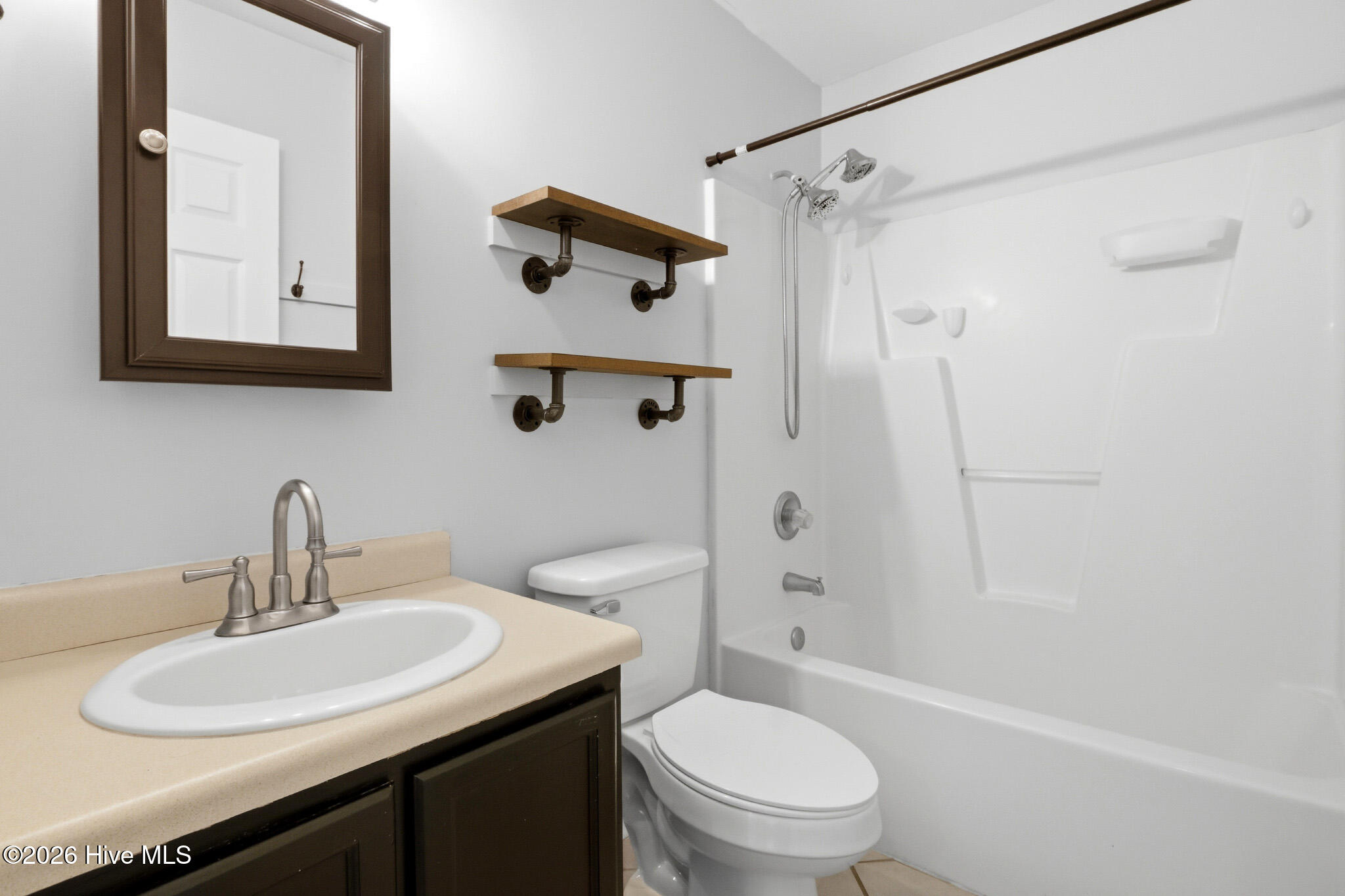 100558935 | Photo 45