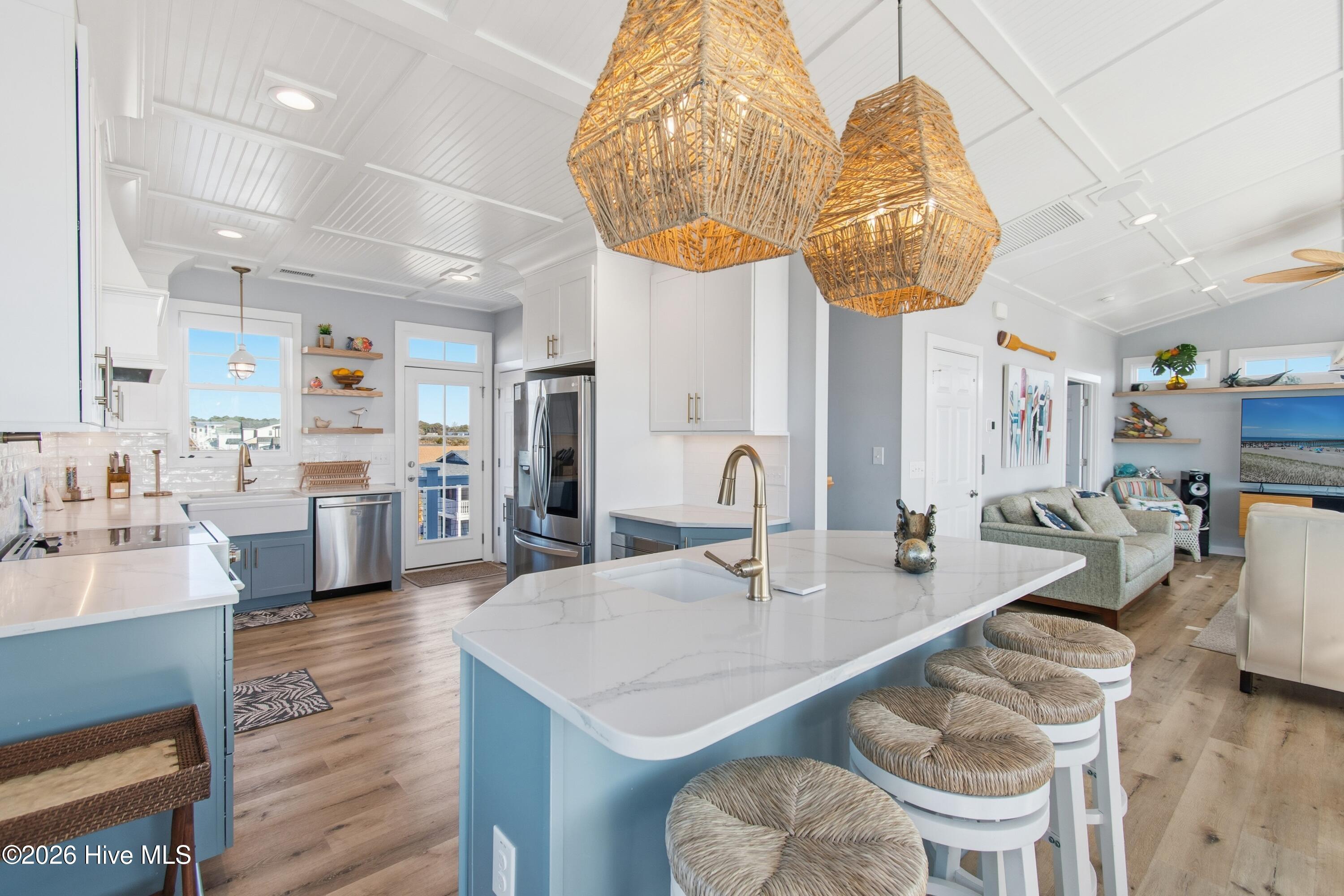 100547553 | Photo 42