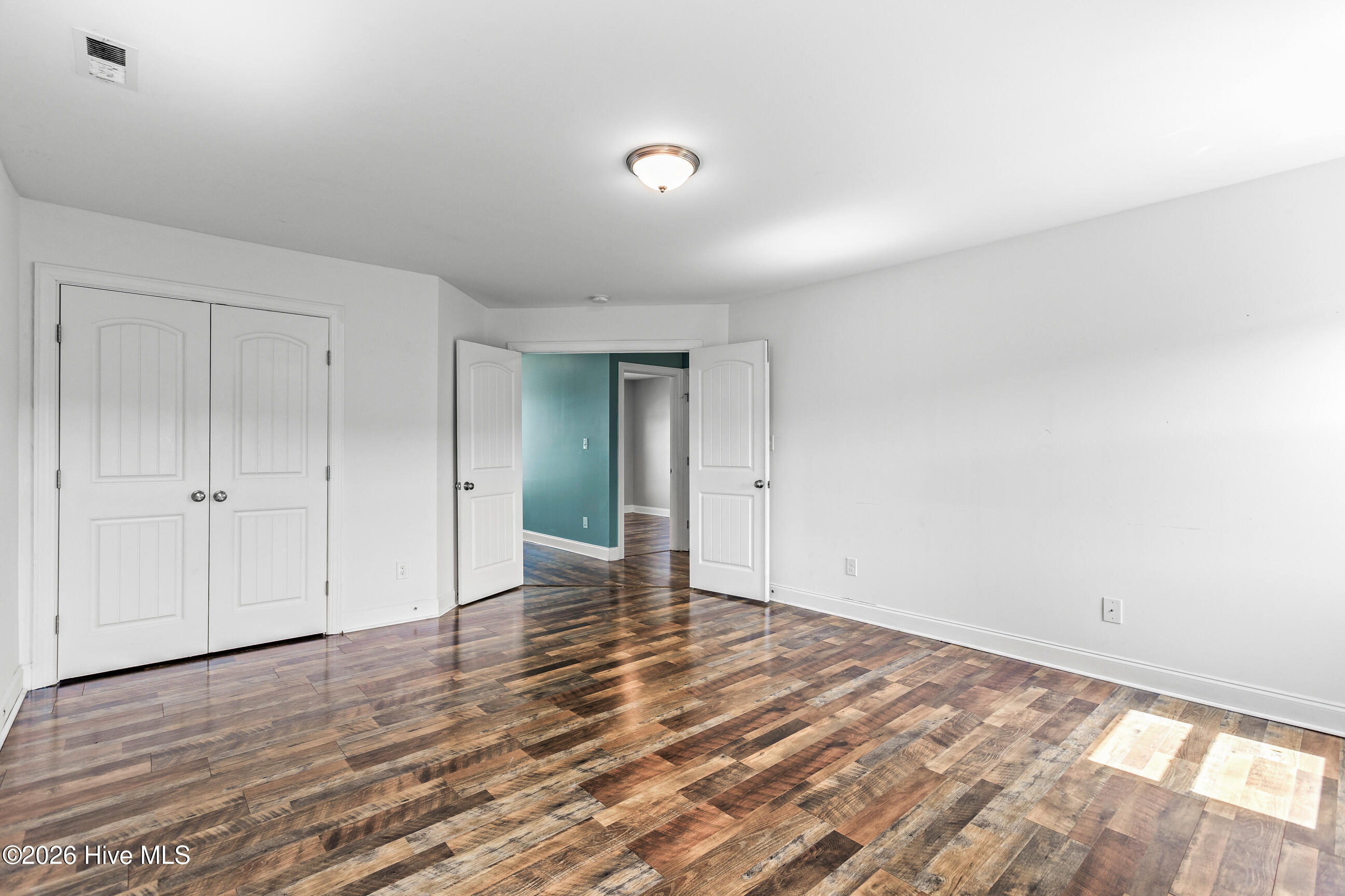 100567731 | Photo 20