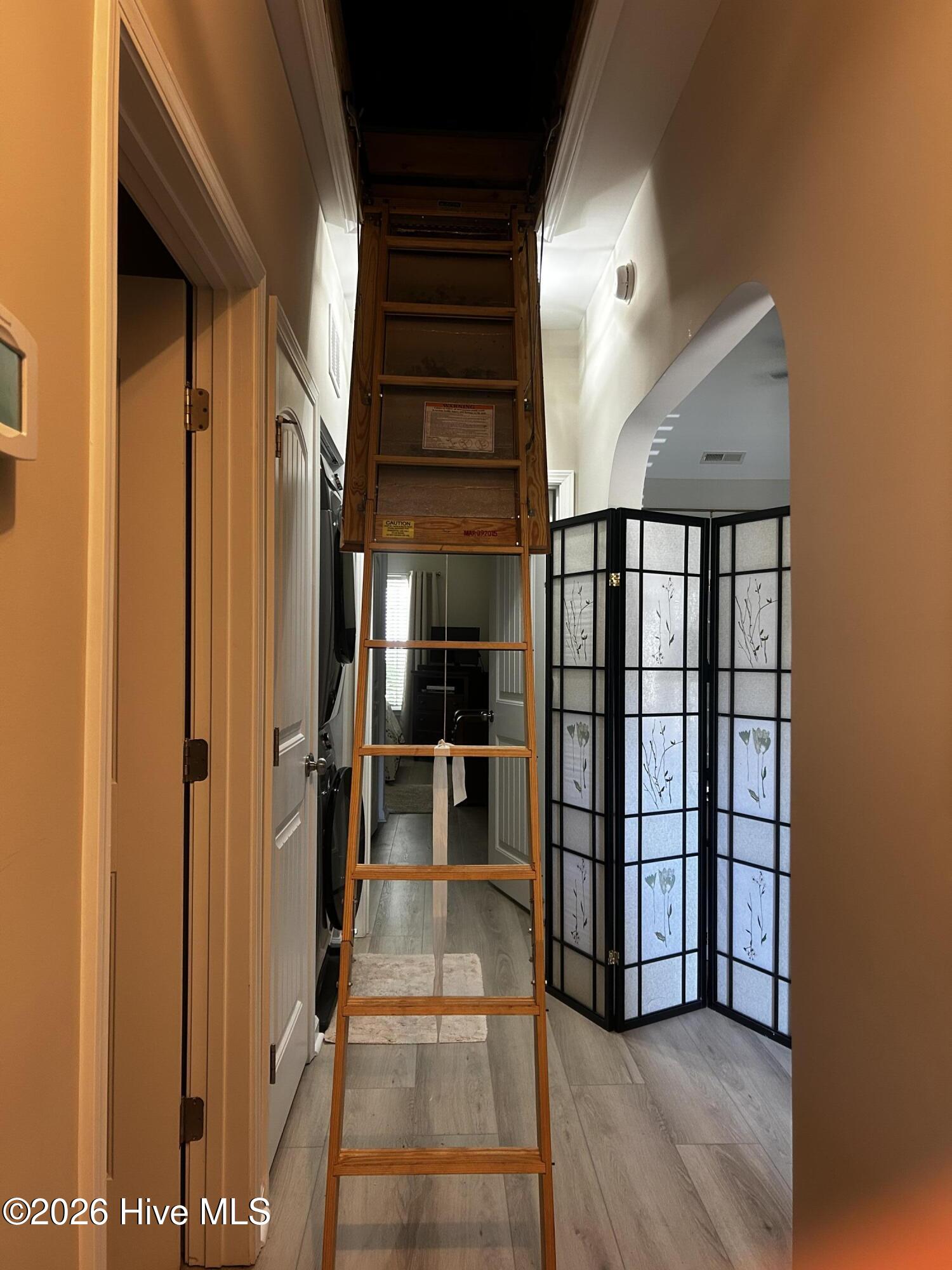 100559170 | Photo 30