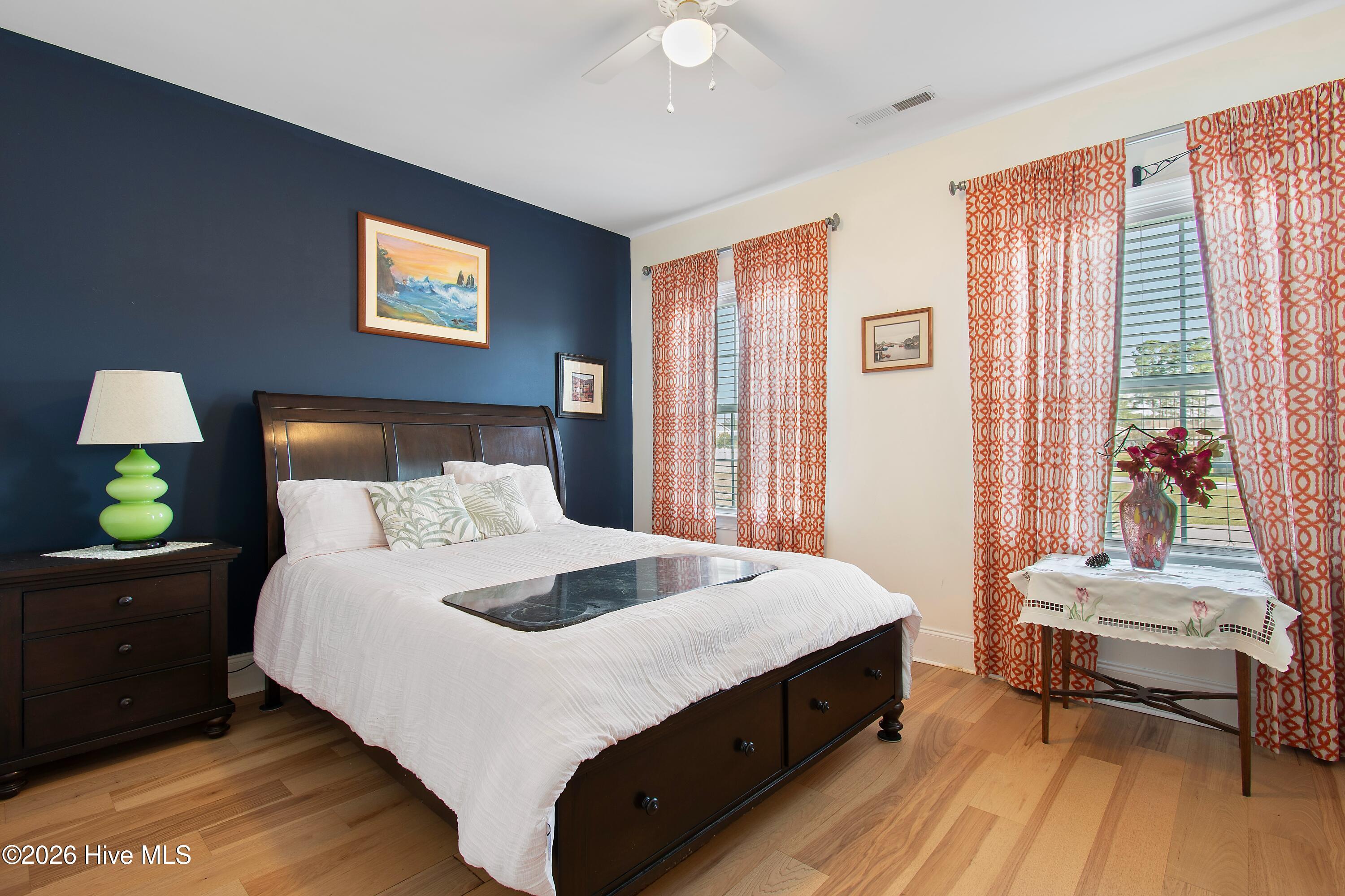 100548400 | Photo 28