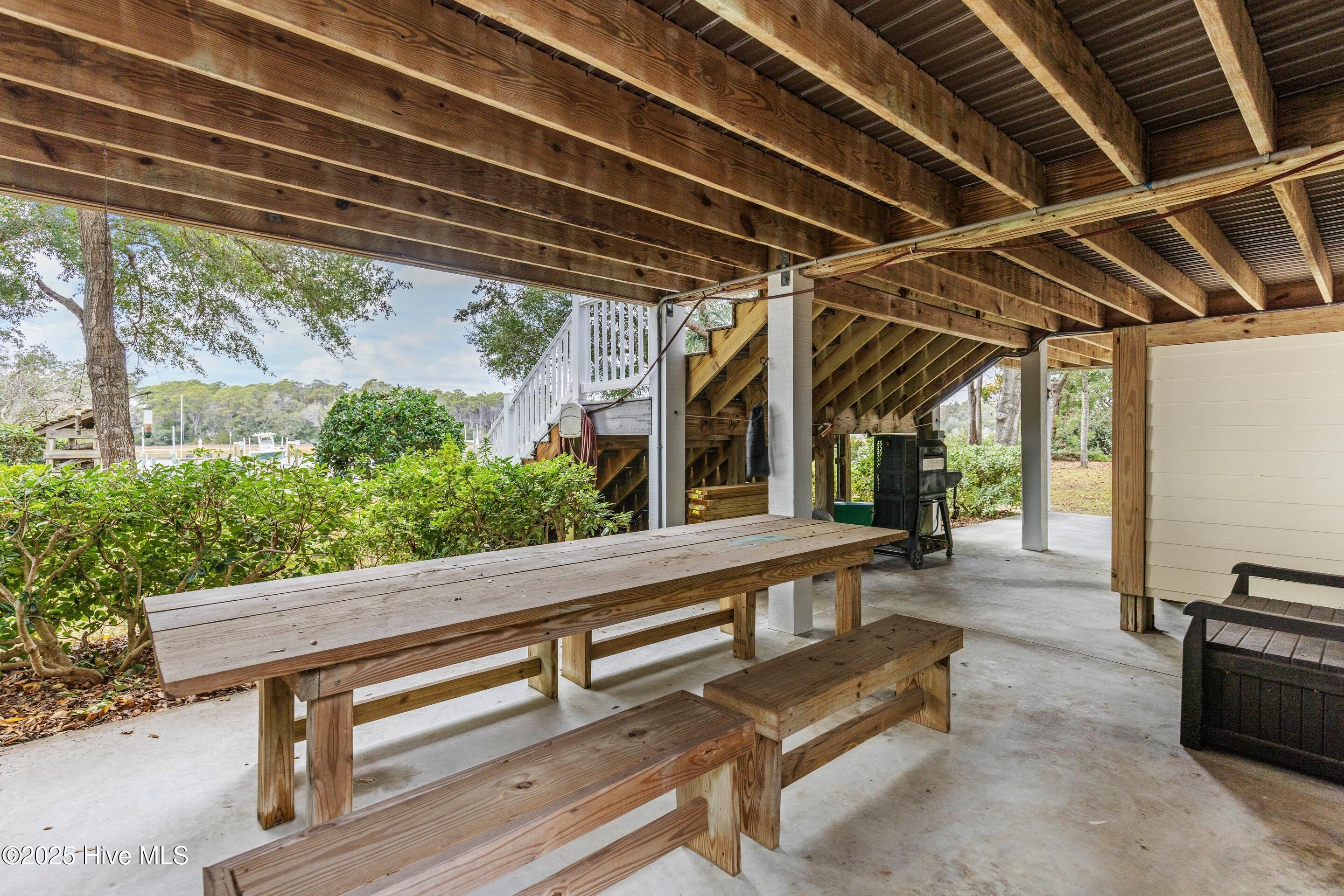 100544140 | Photo 103