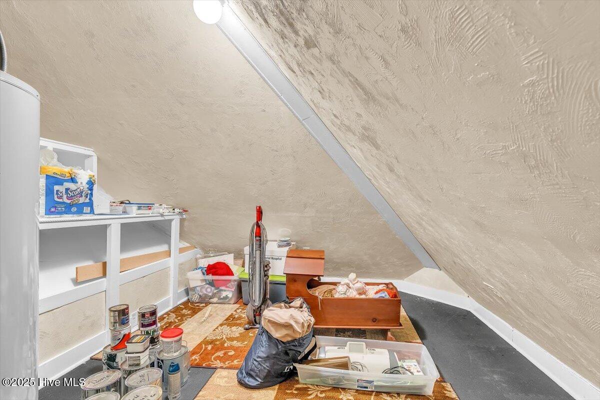 100534566 | Photo 63