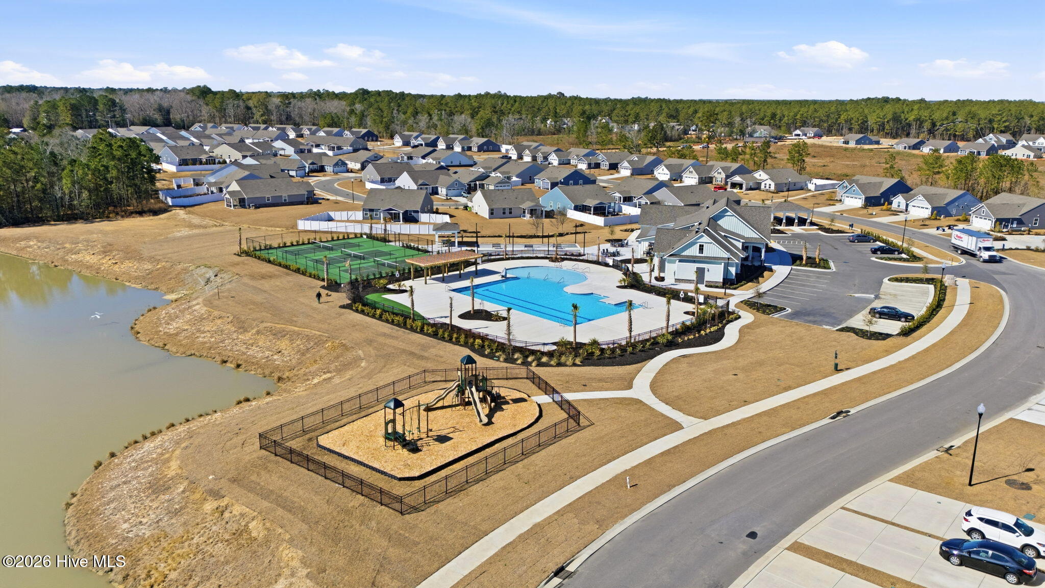 100554684 | Photo 53