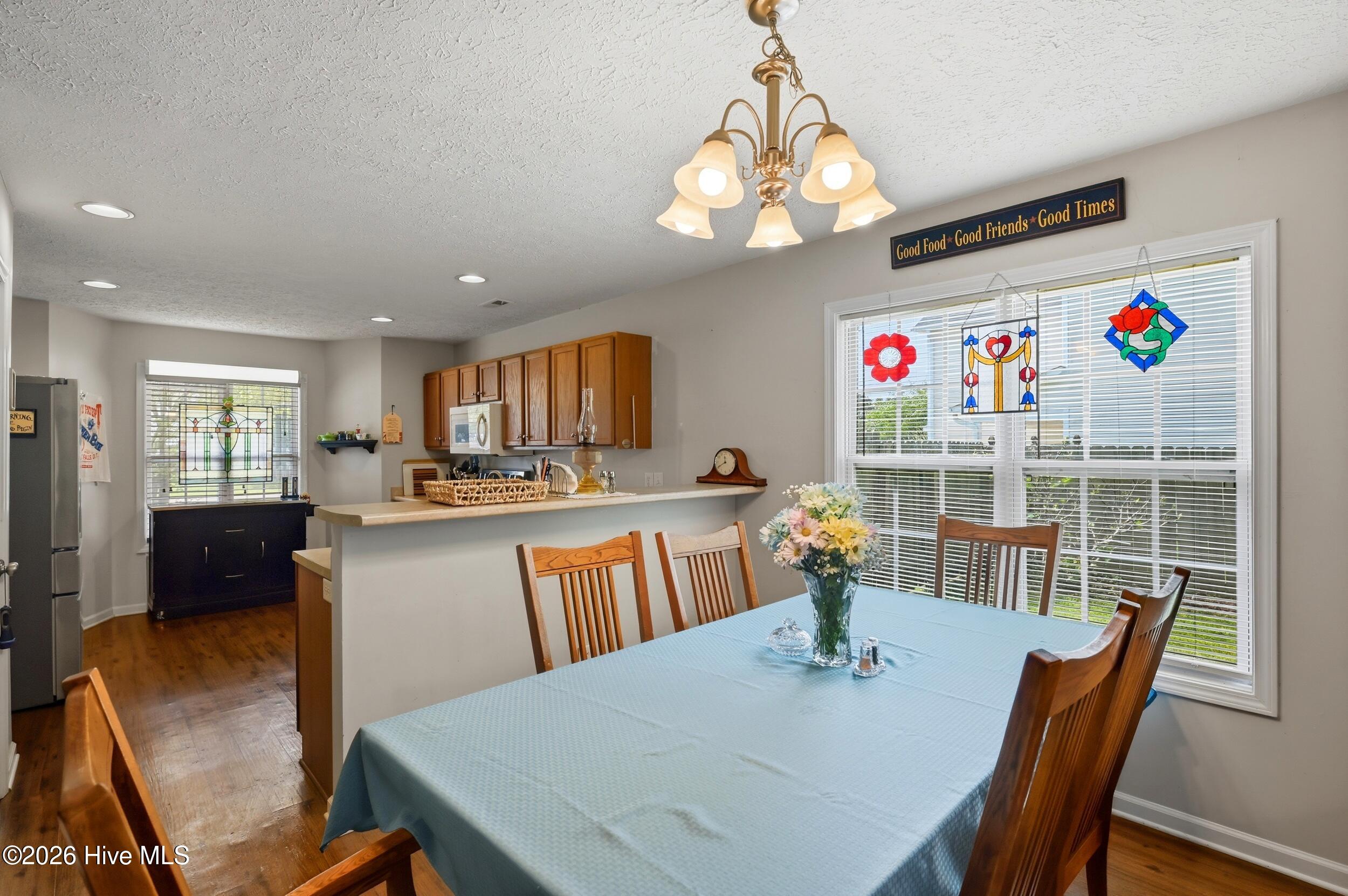 100566143 | Photo 13