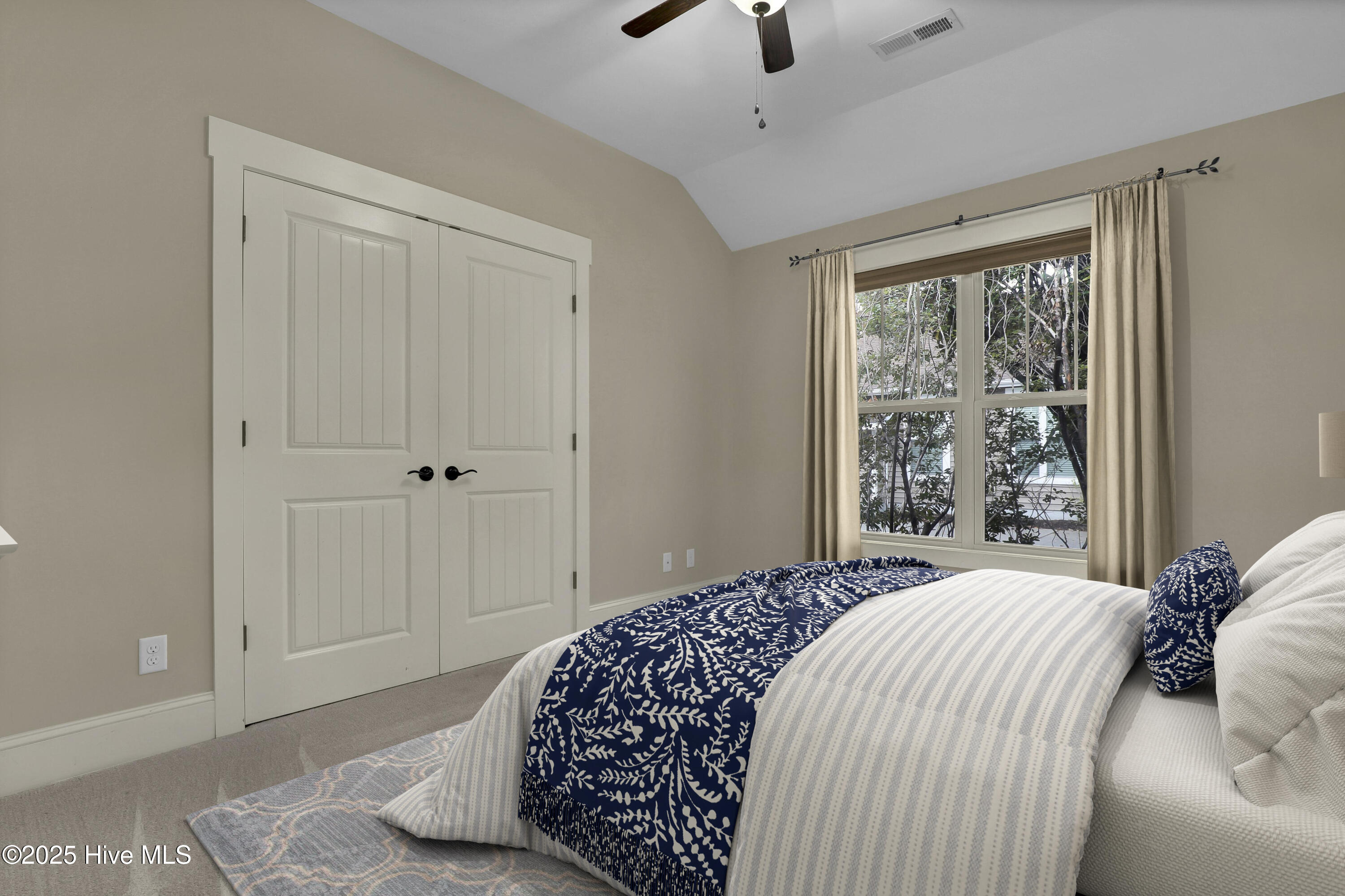 100538989 | Photo 21