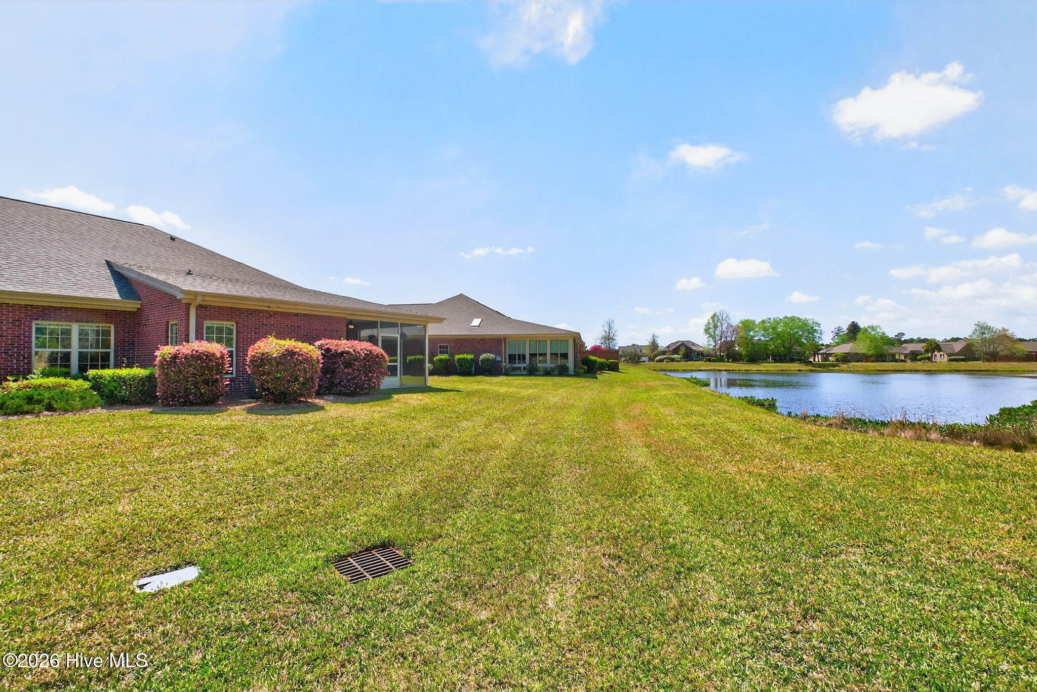 100566097 | Photo 39