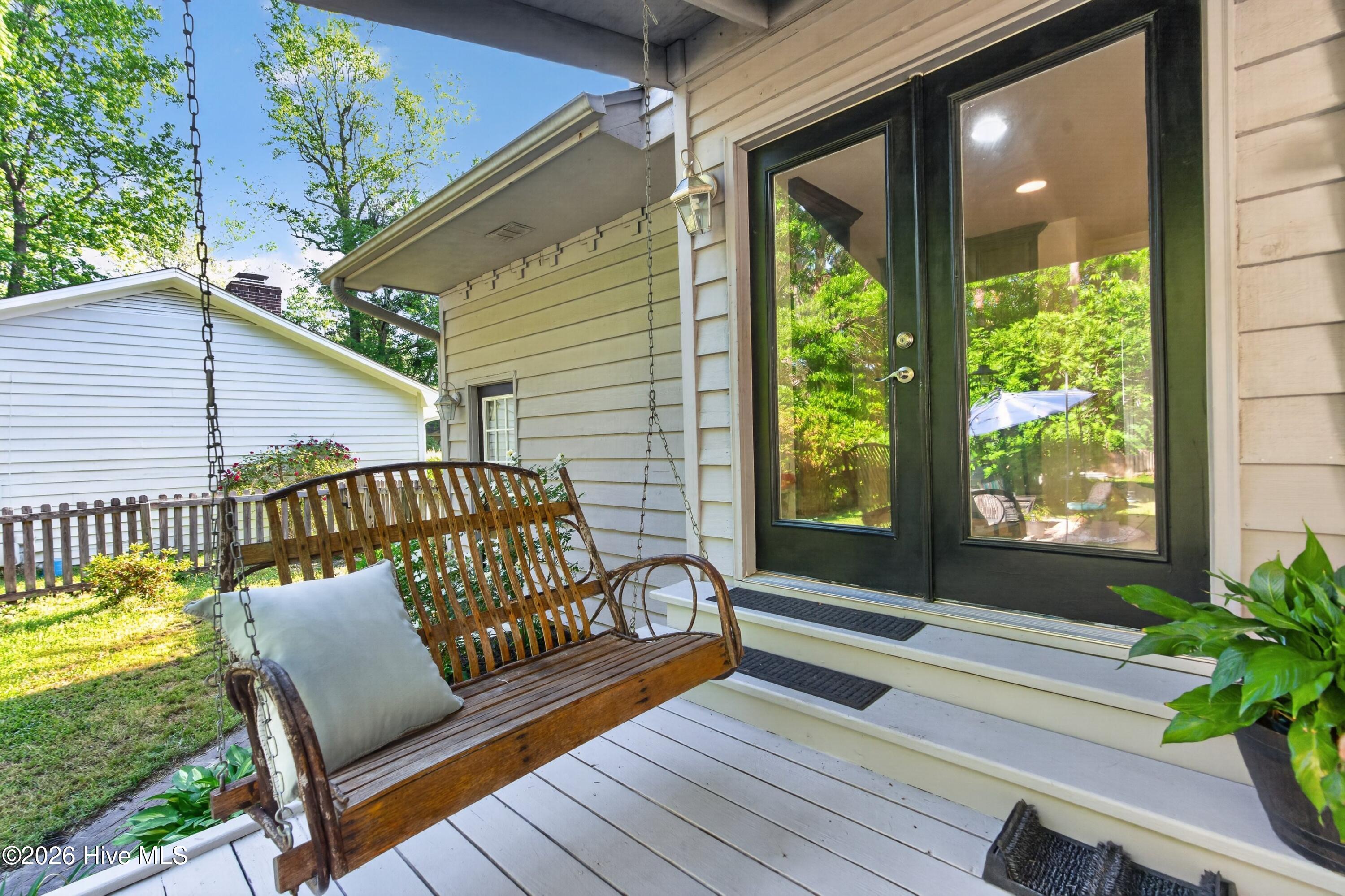 100569160 | Photo 46