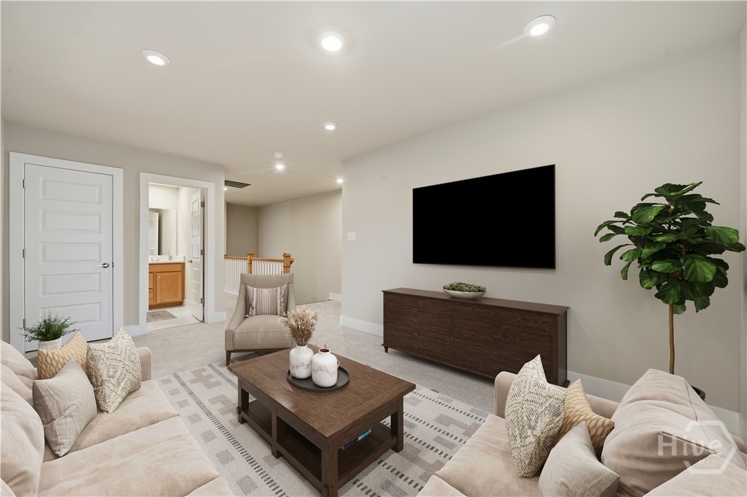 Upper Flex Space