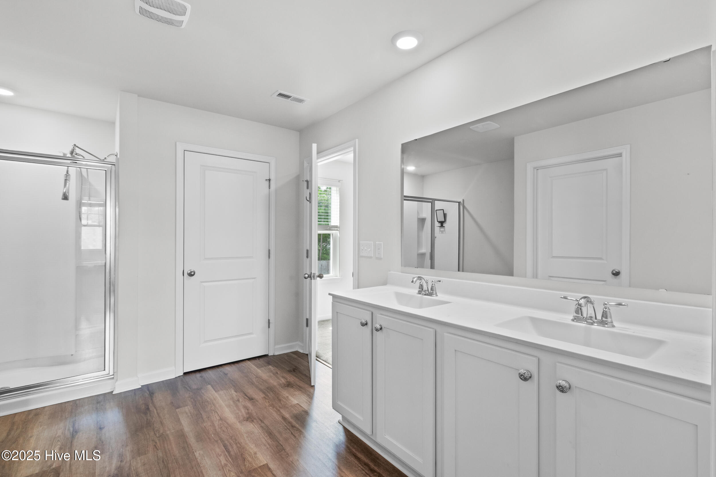 100519955 | Photo 35