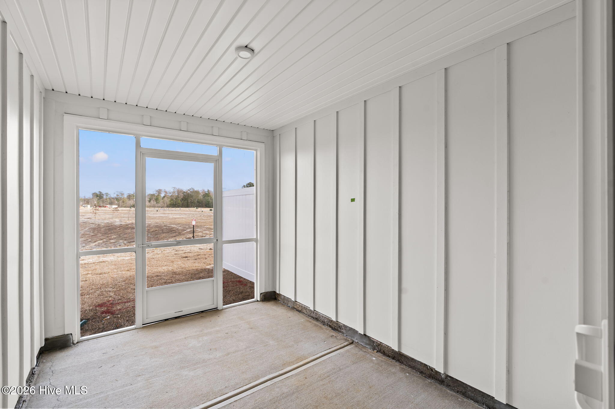 100545673 | Photo 23