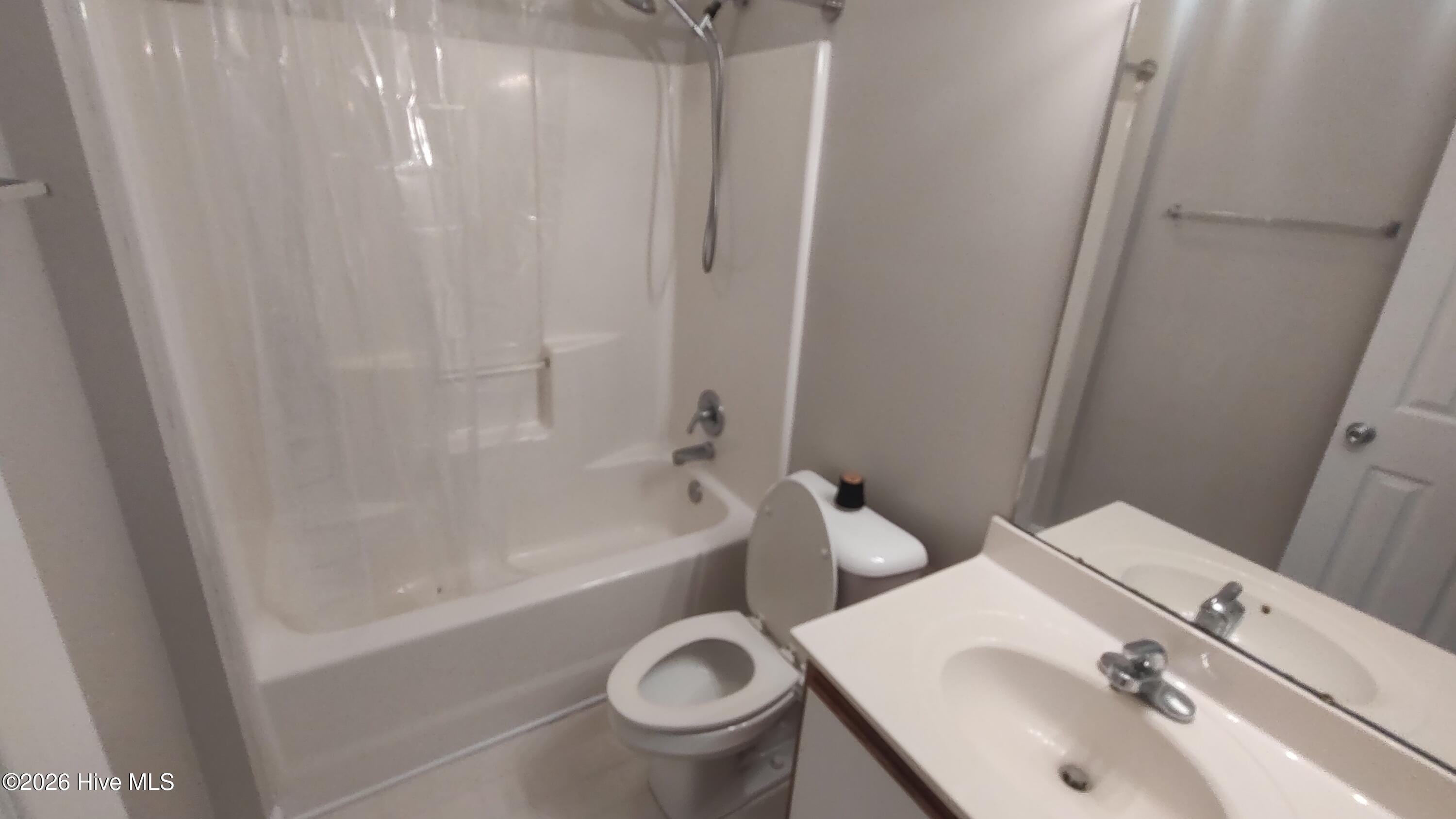 100547298 | Photo 15