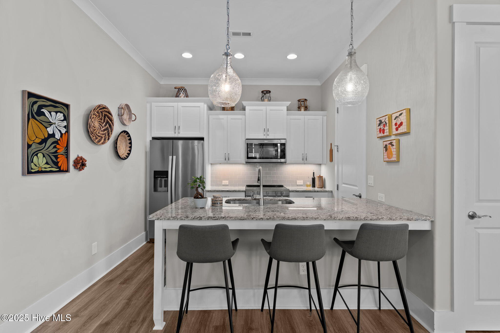 100543131 | Photo 19