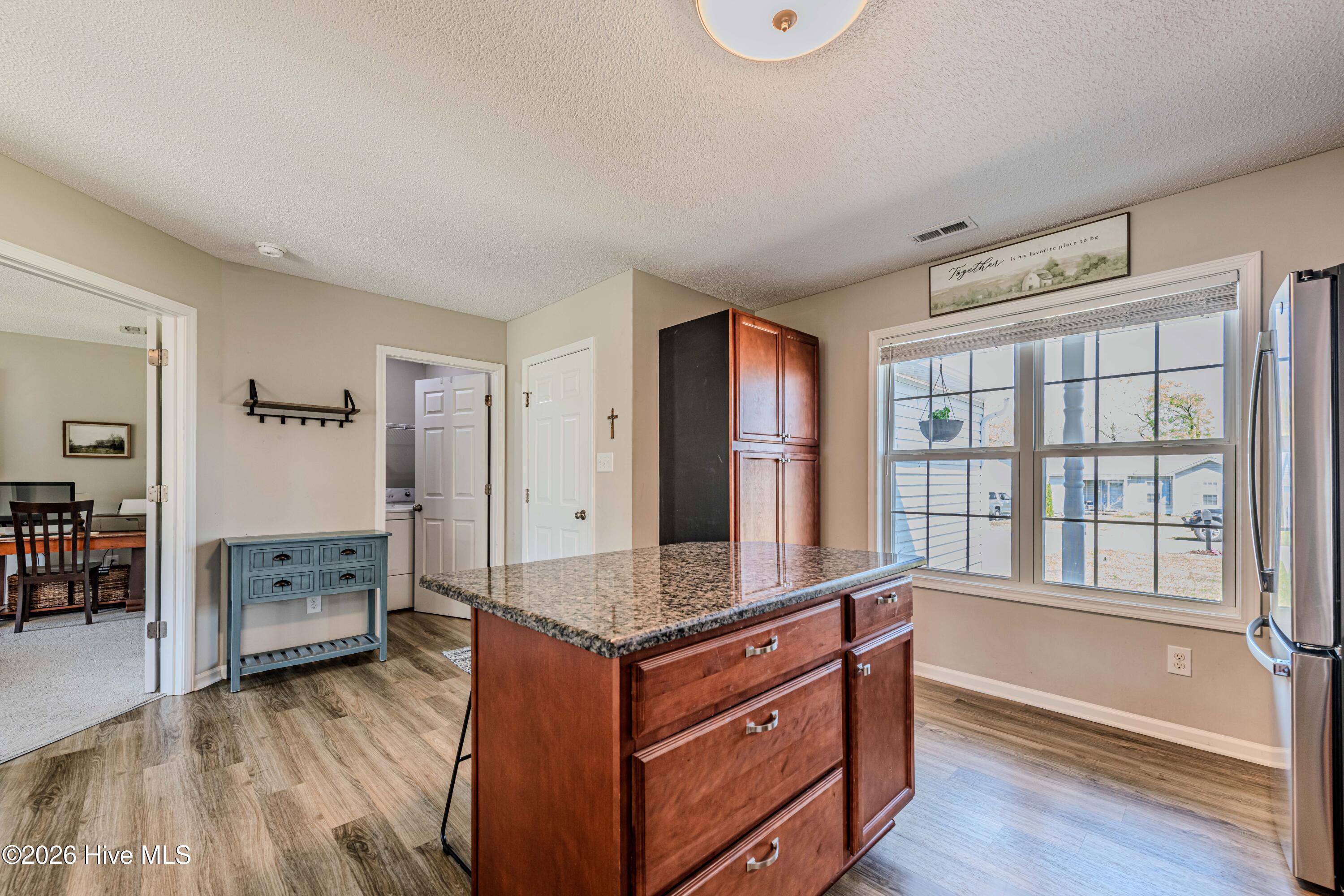 100565701 | Photo 19