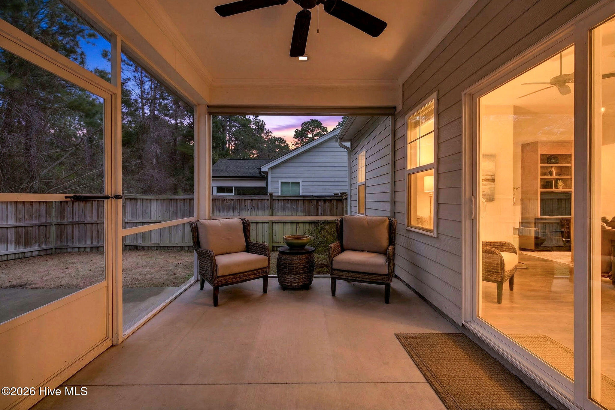 100557170 | Photo 14