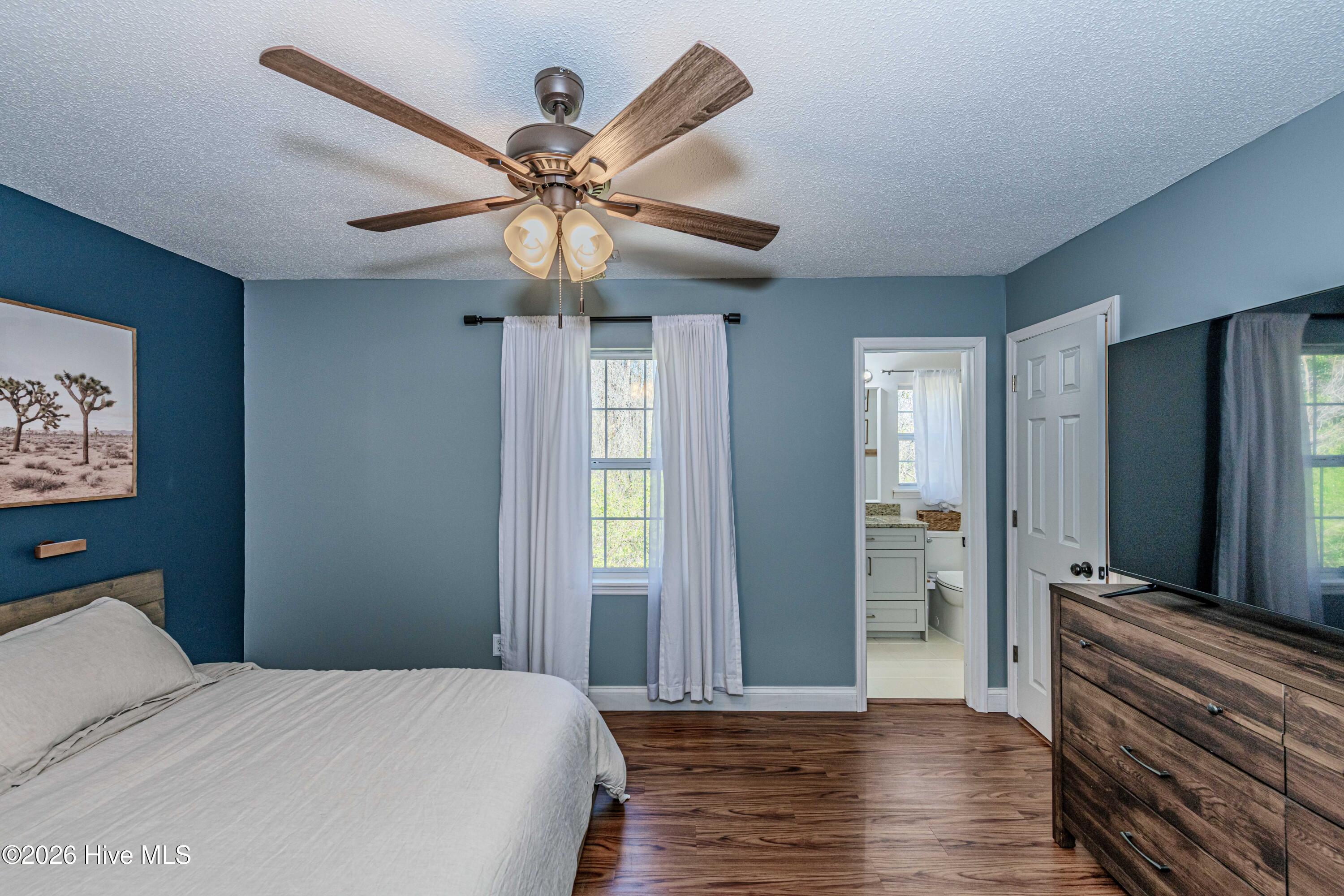 100564633 | Photo 44