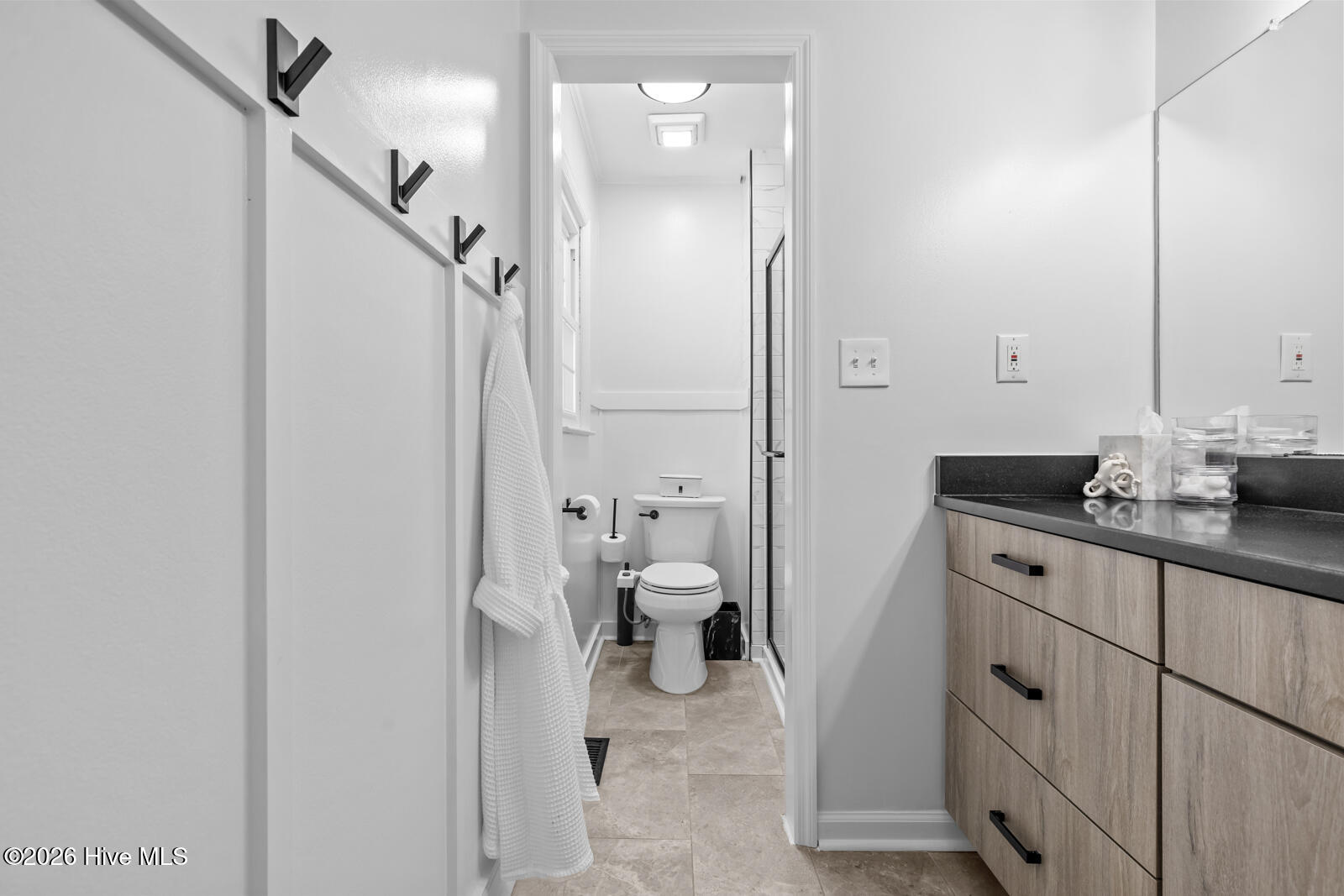 100569871 | Photo 43