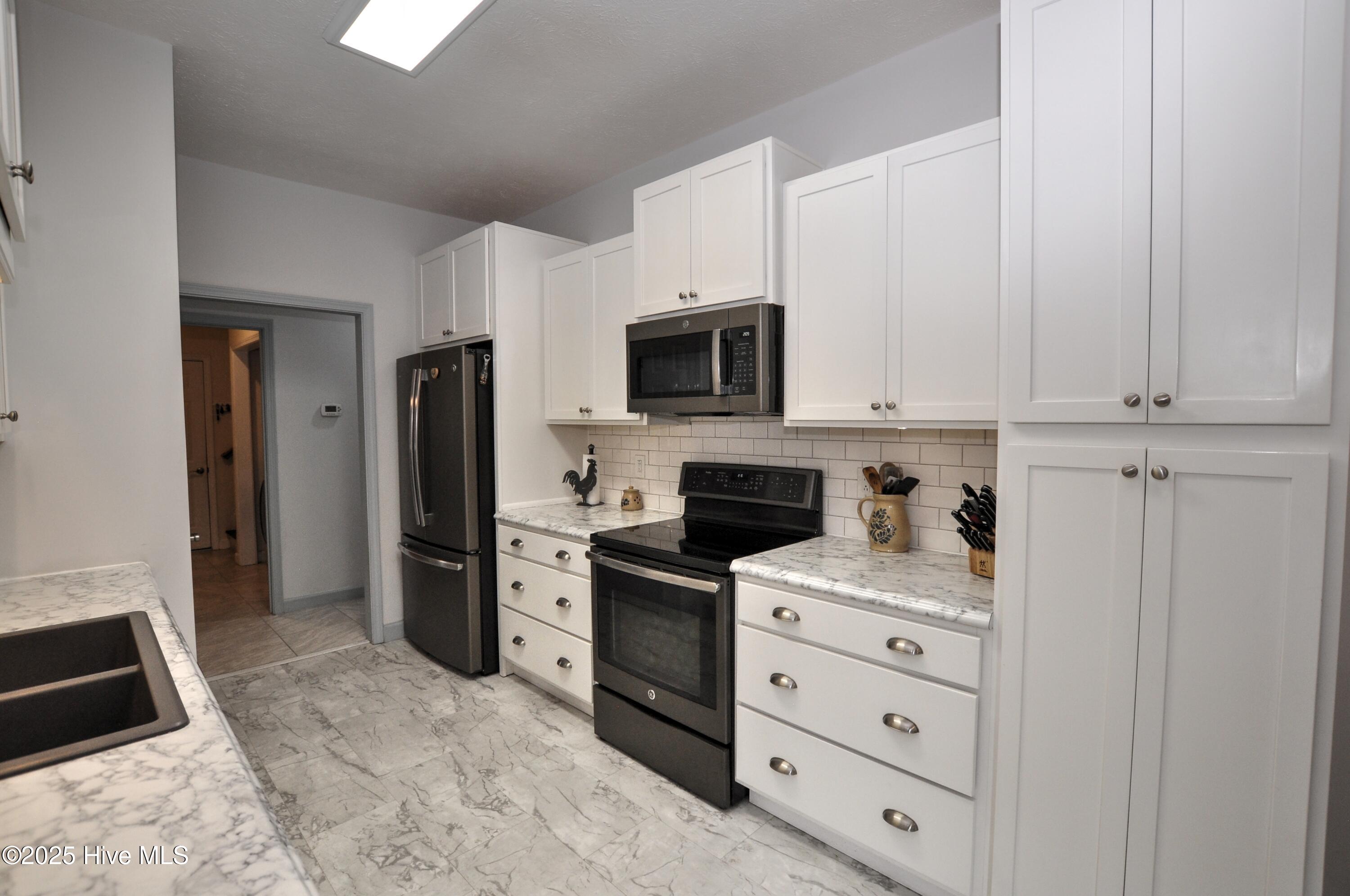 100519003 | Photo 13