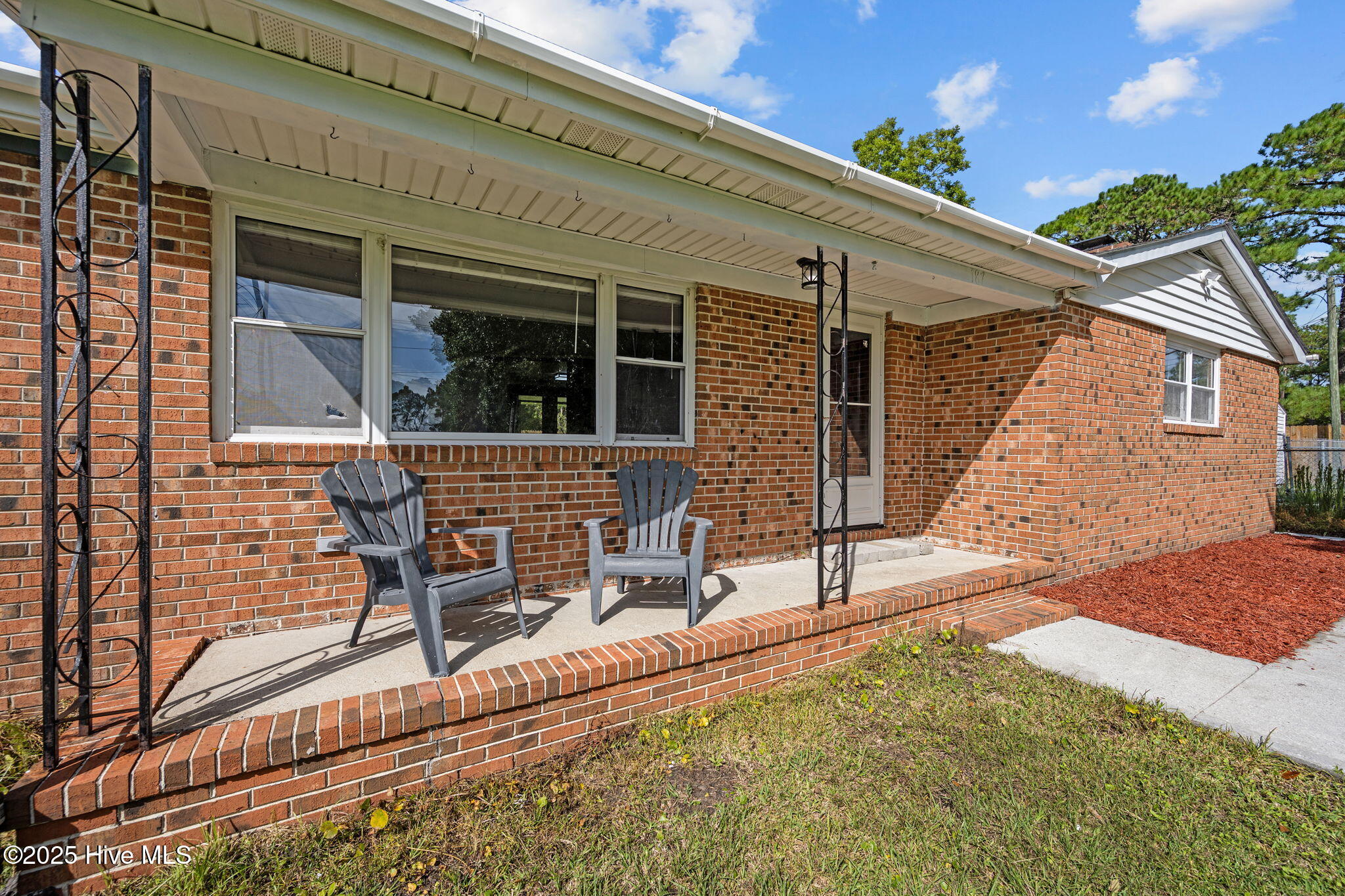 100534081 | Photo 44