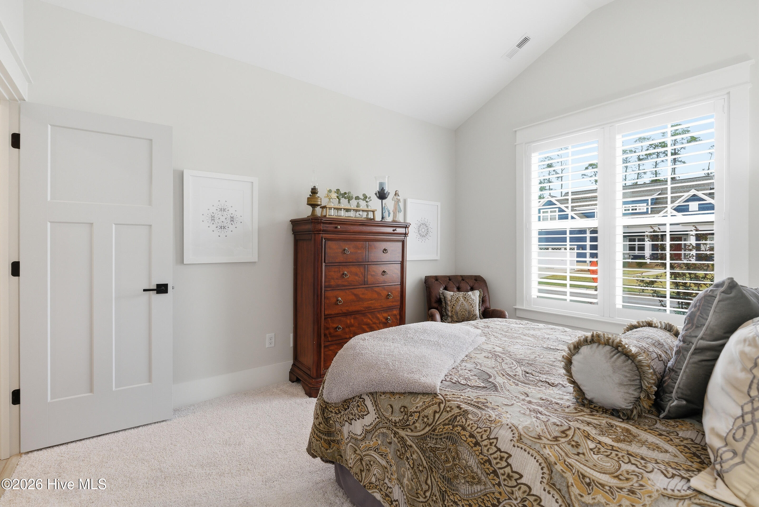 100562941 | Photo 33