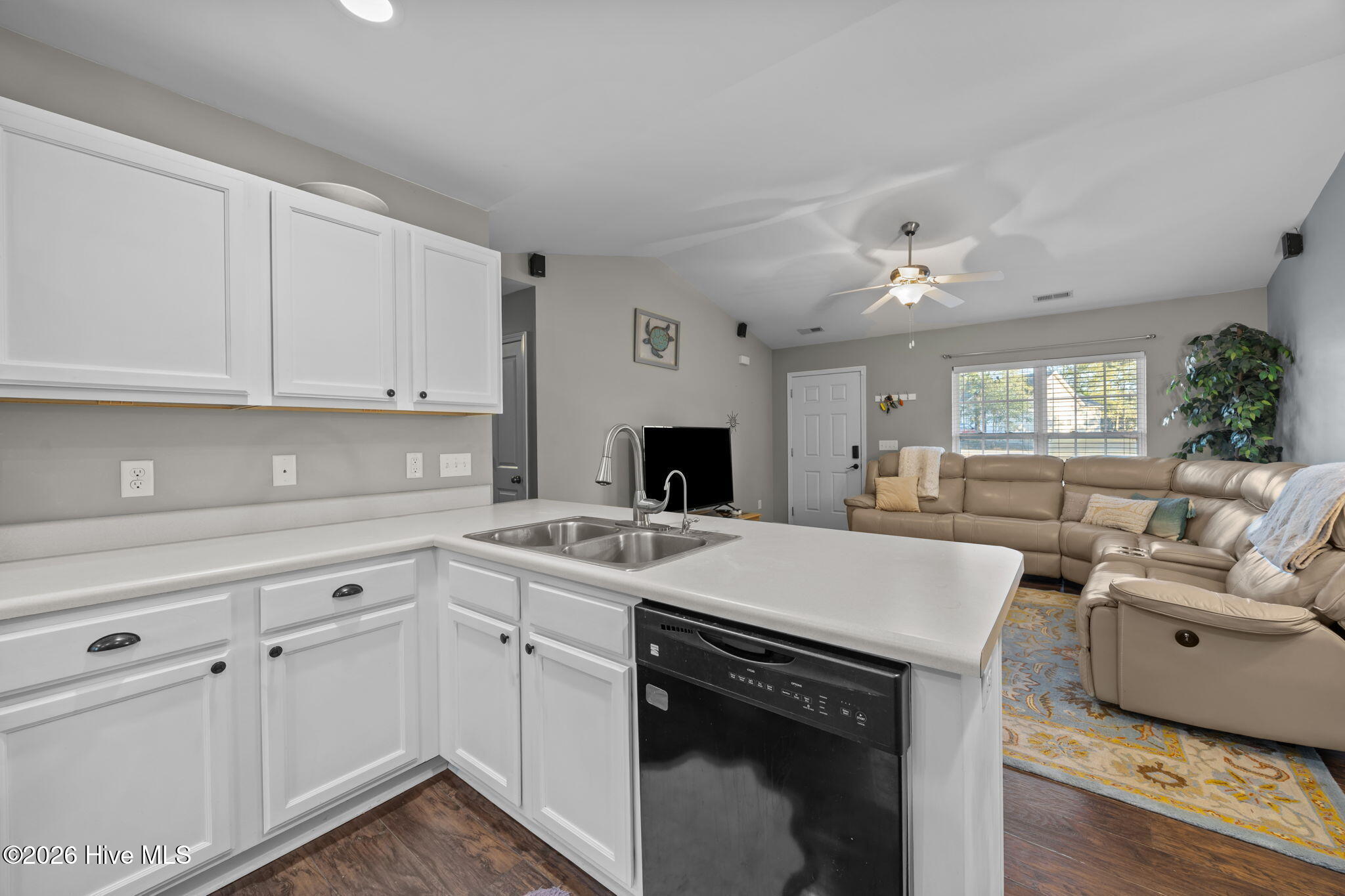 100552051 | Photo 10