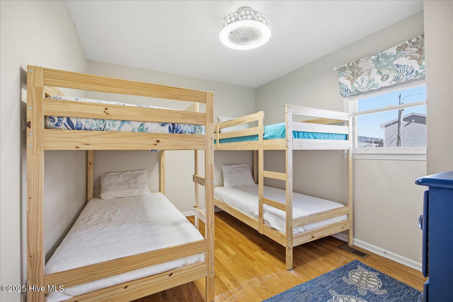 100546688 | Photo 21