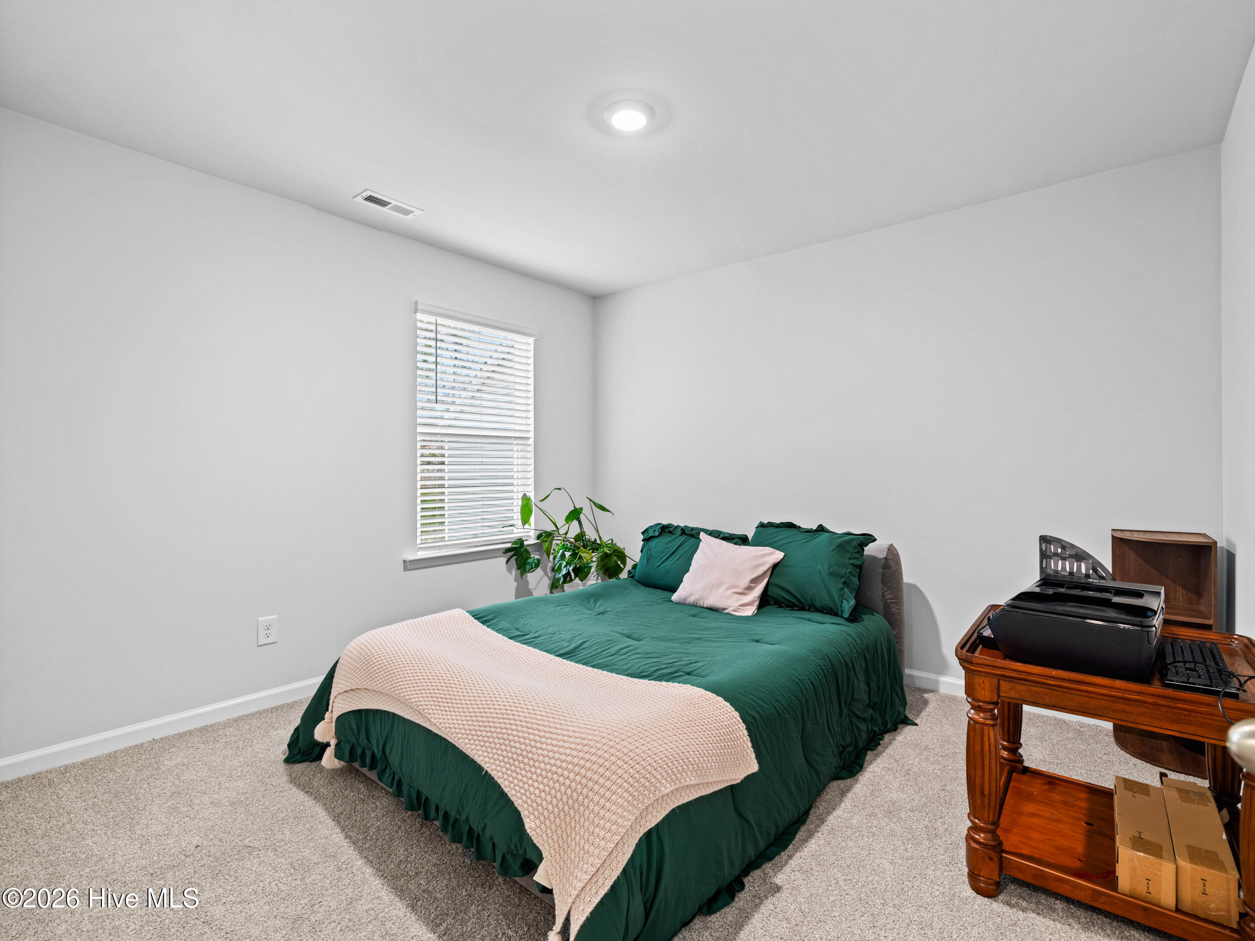 100562938 | Photo 40