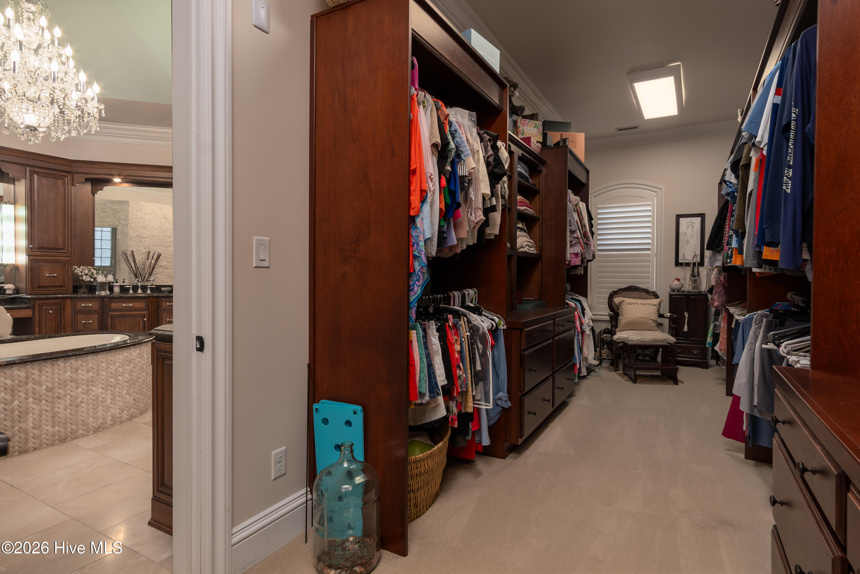 100550947 | Photo 49