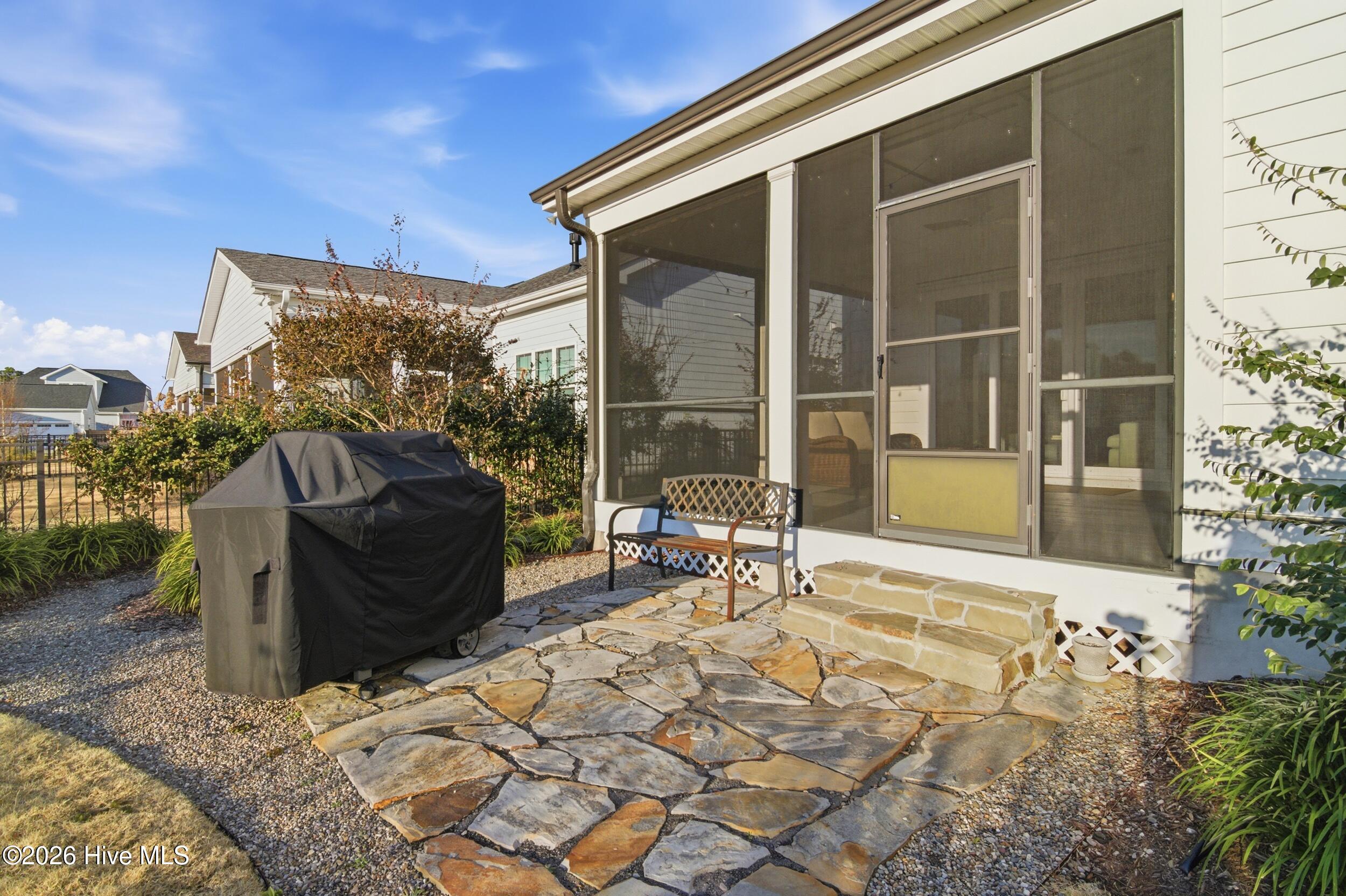 100551169 | Photo 35