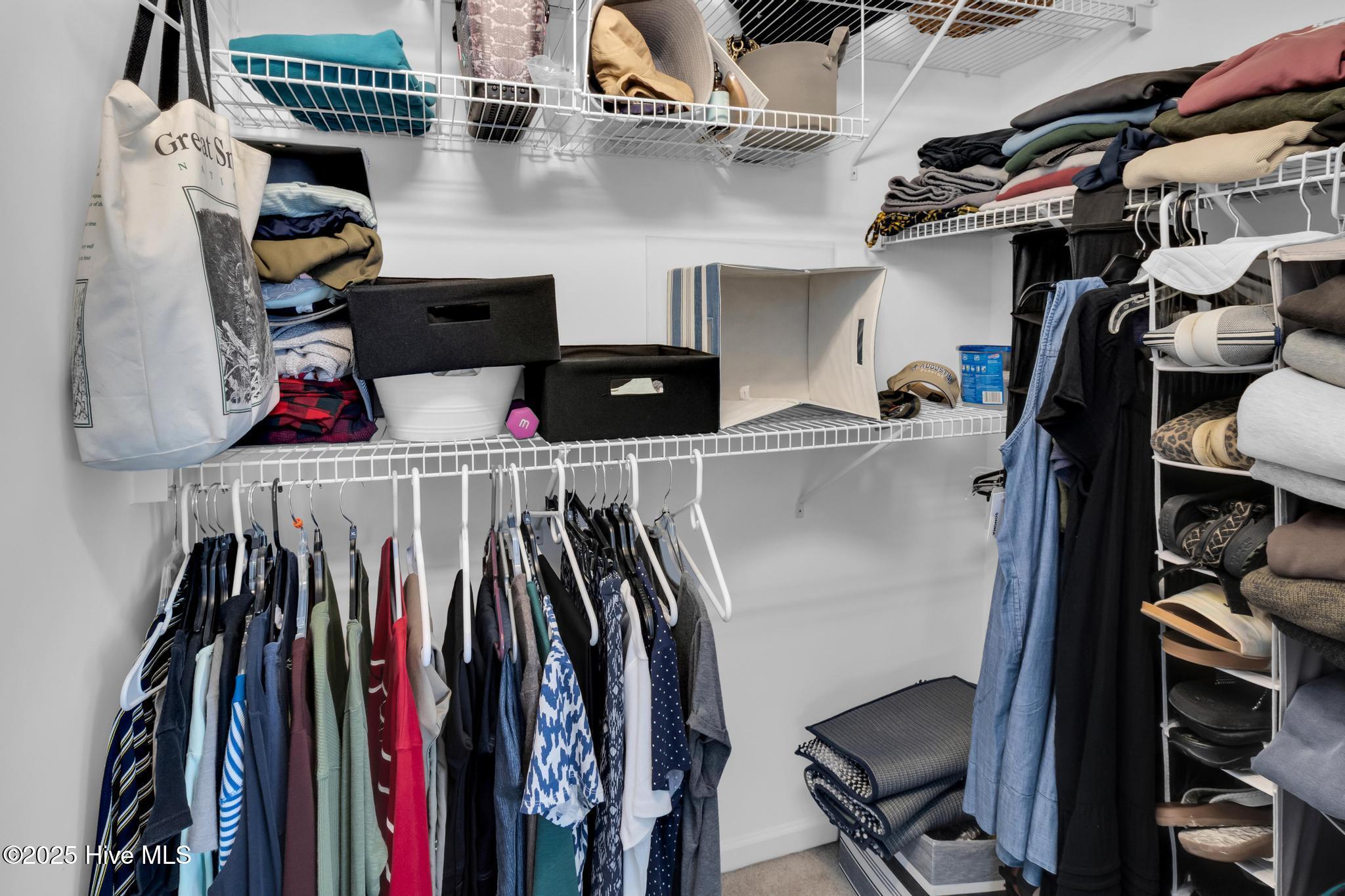 100532898 | Photo 33