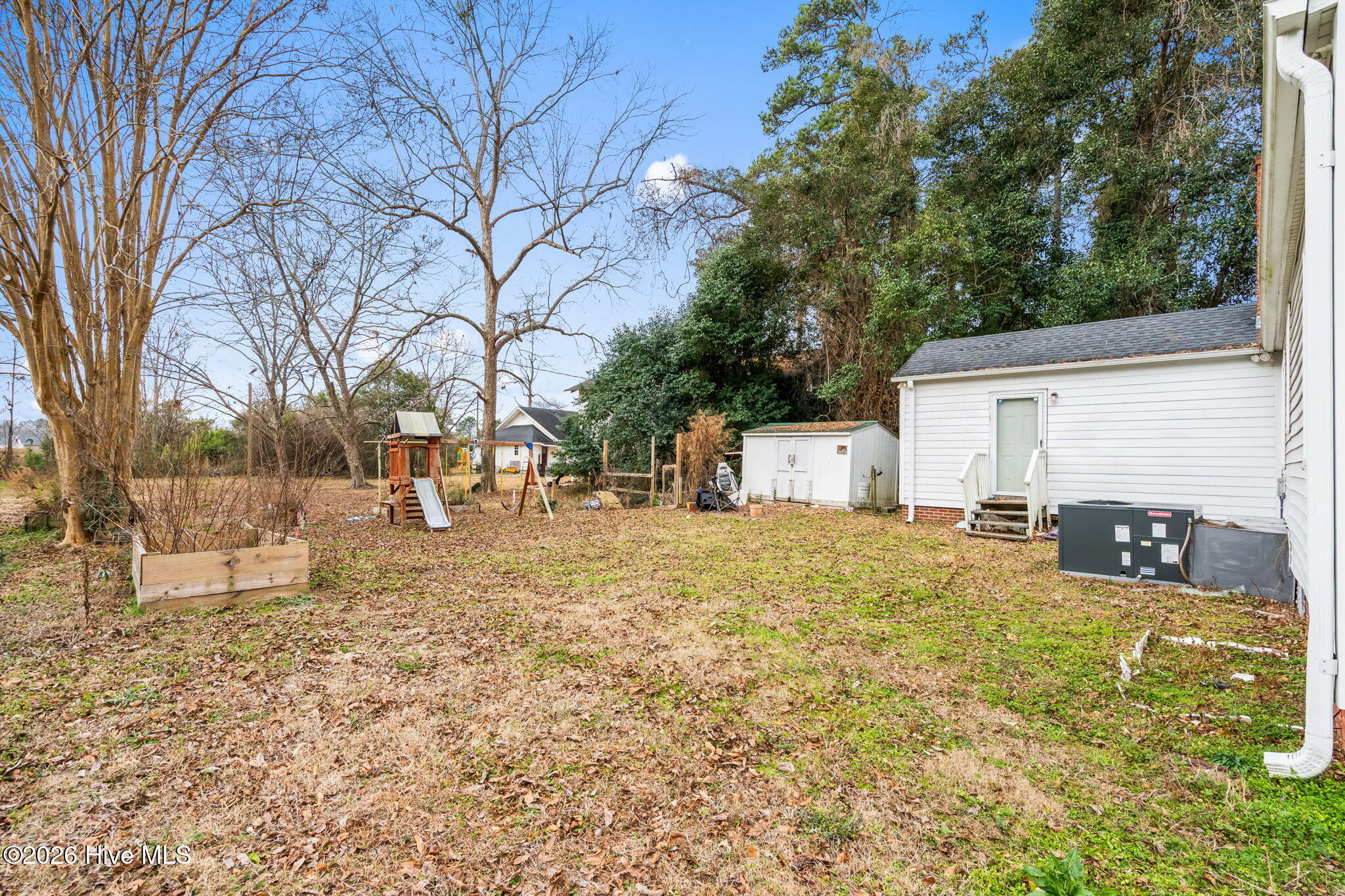 100549588 | Photo 24