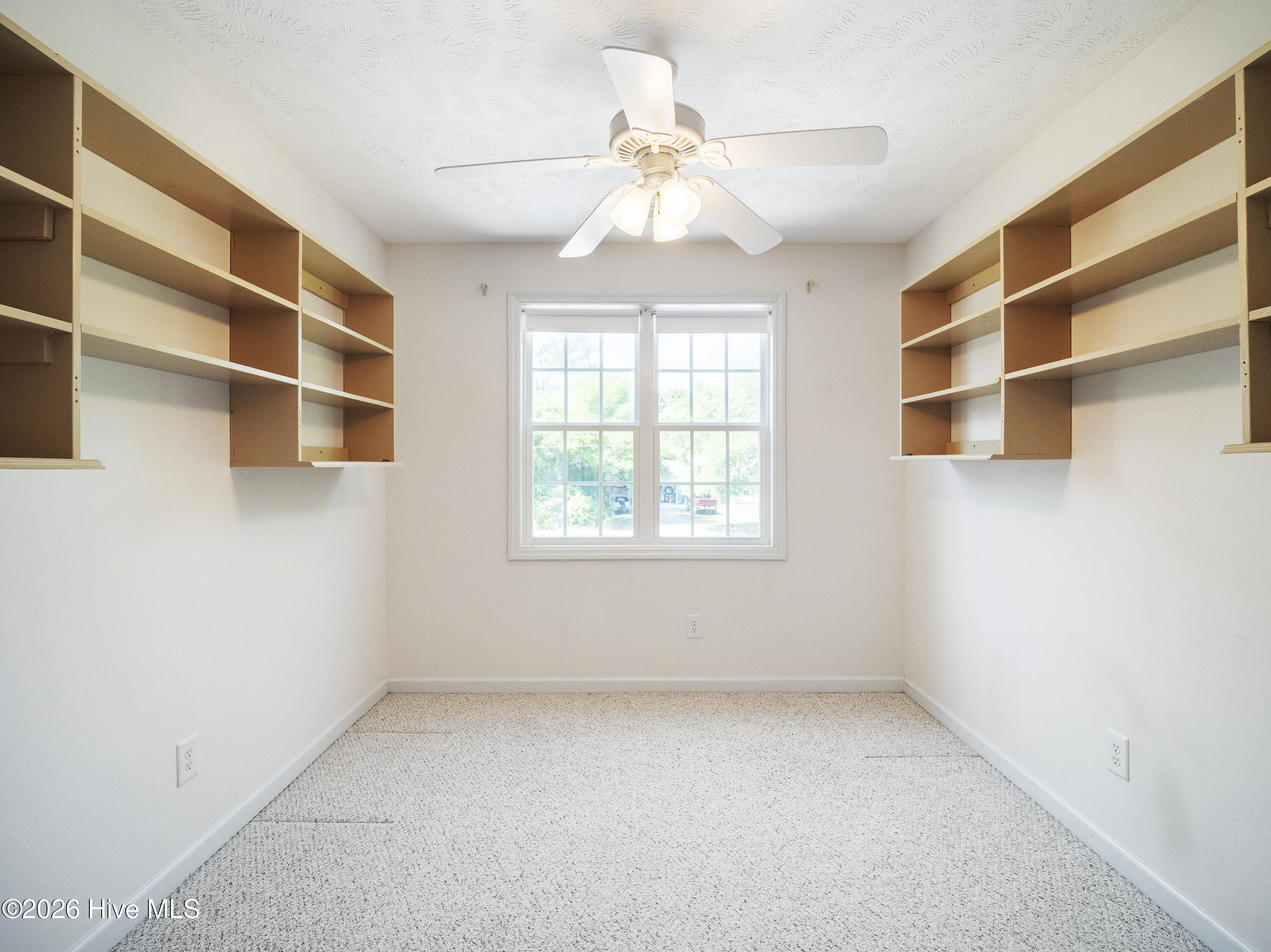 100570640 | Photo 46