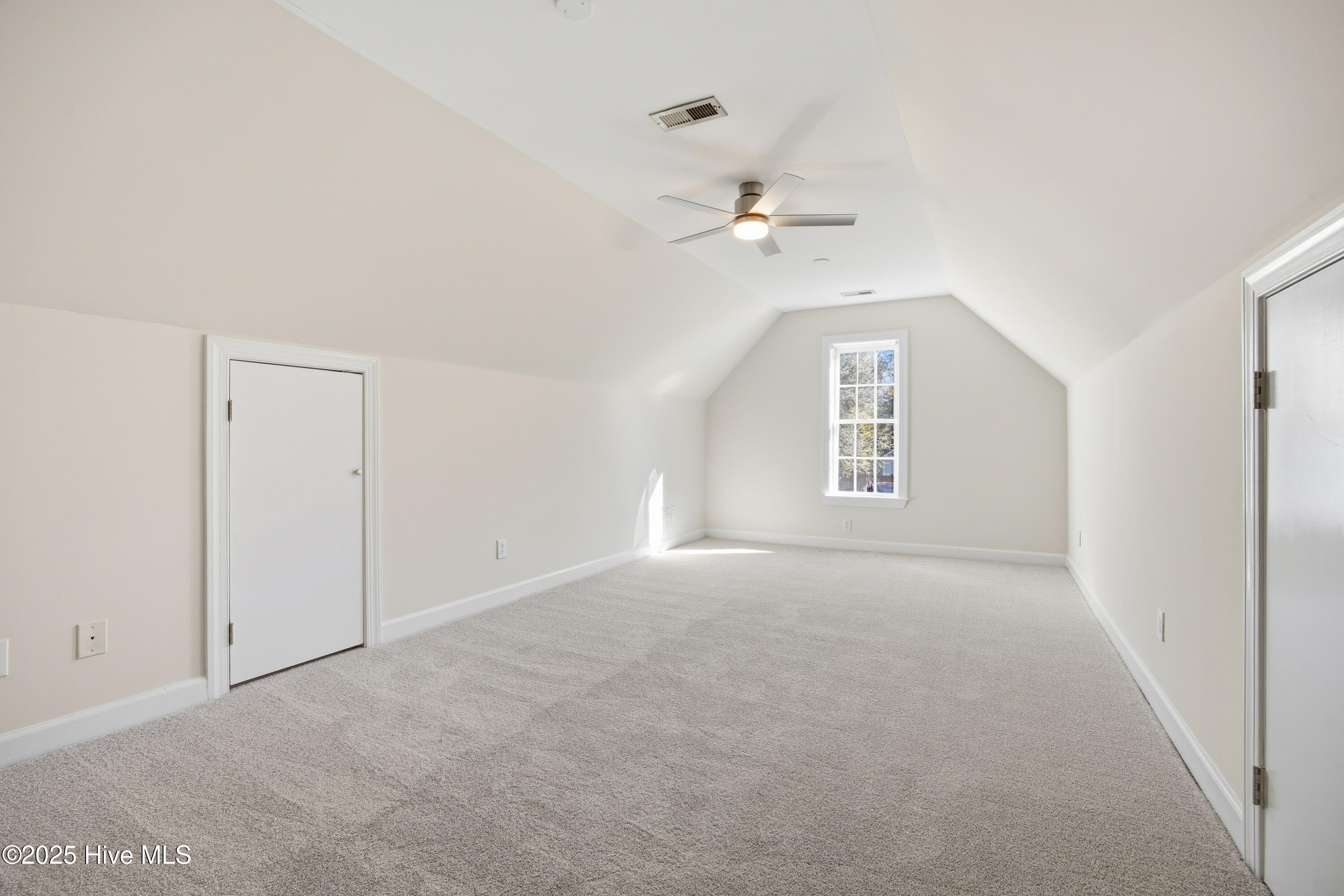 100545806 | Photo 34