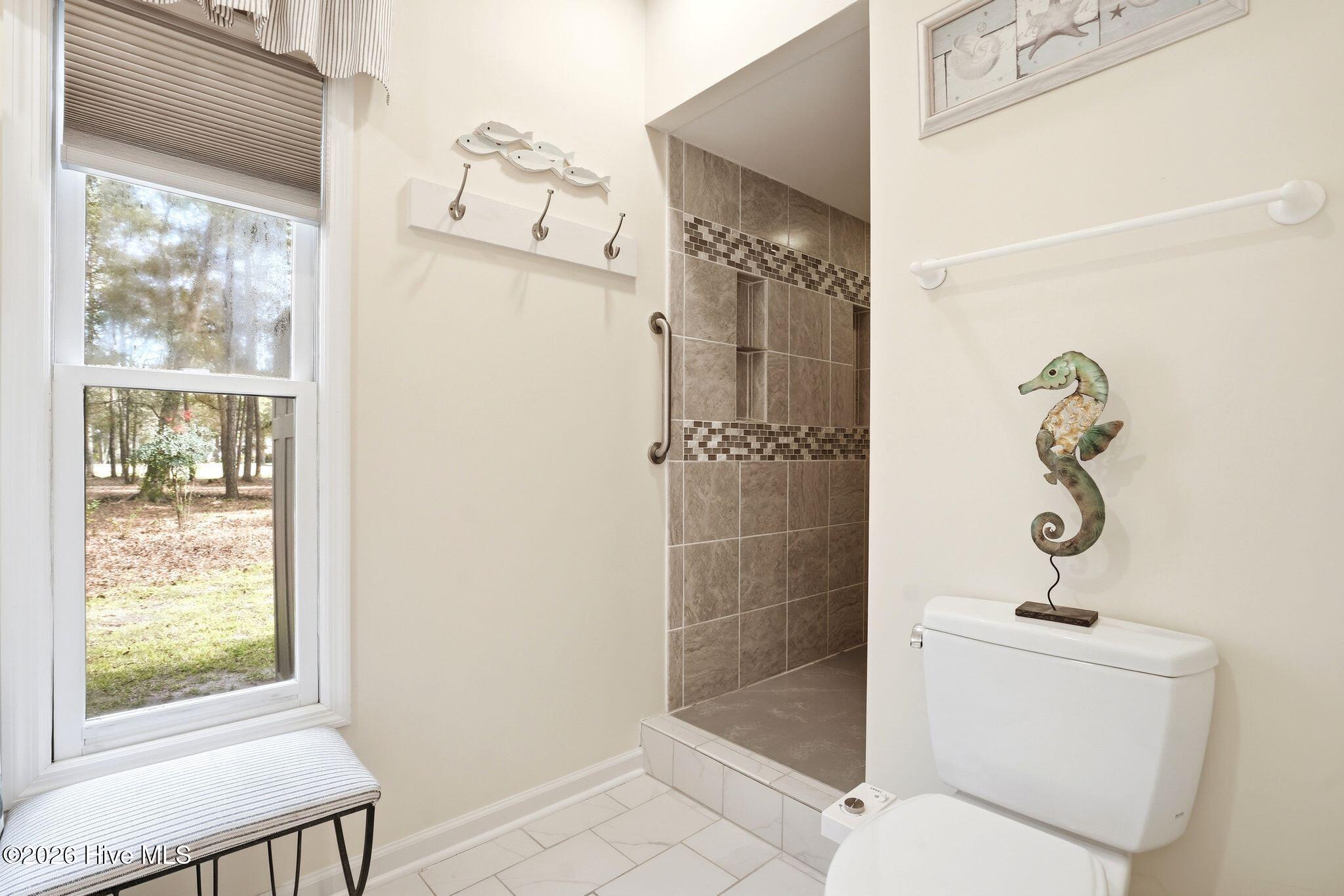 100562412 | Photo 39