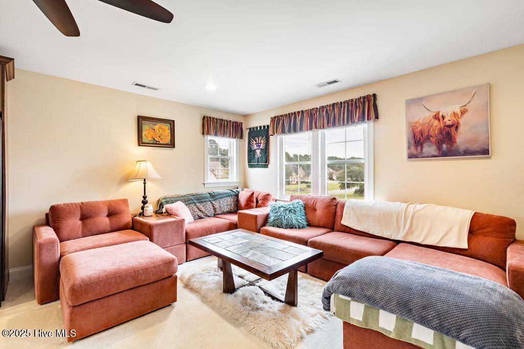 100534476 | Photo 32