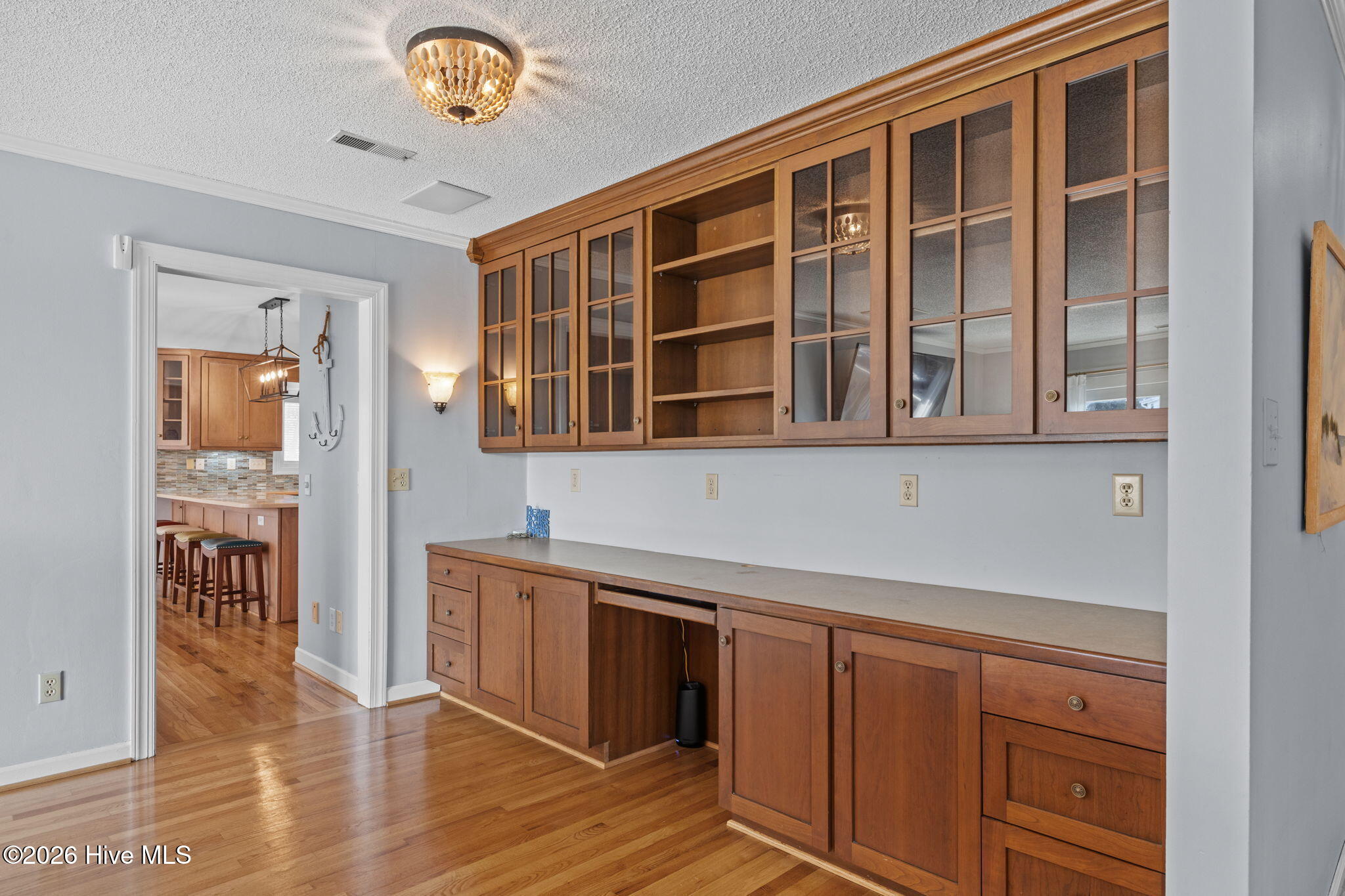 100554841 | Photo 51