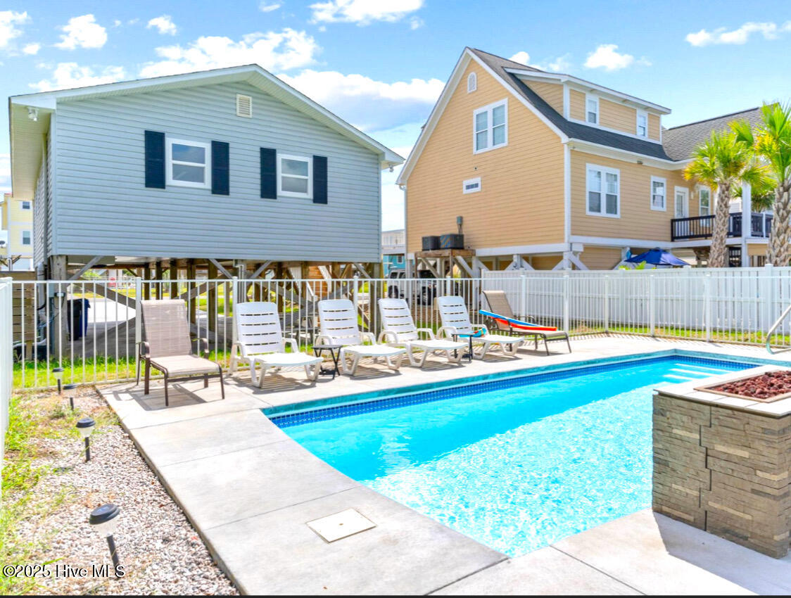 100493245 | Photo 63