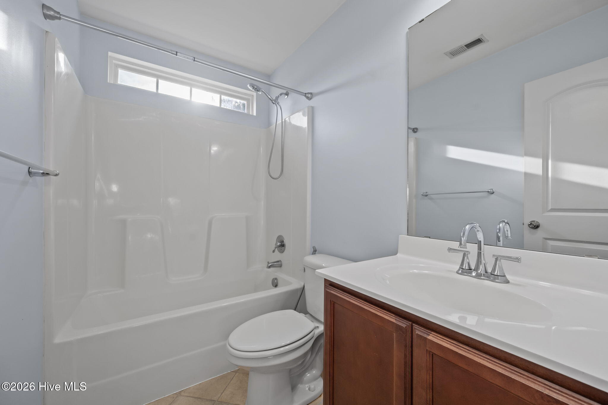 100562180 | Photo 21