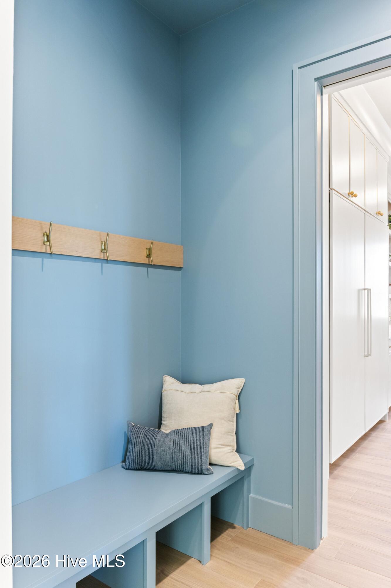 100529848 | Photo 37