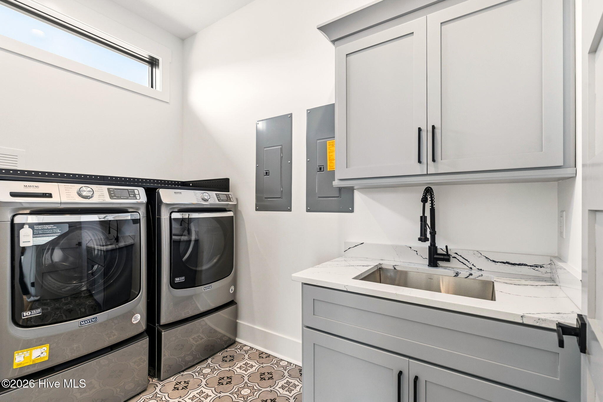 100557252 | Photo 57