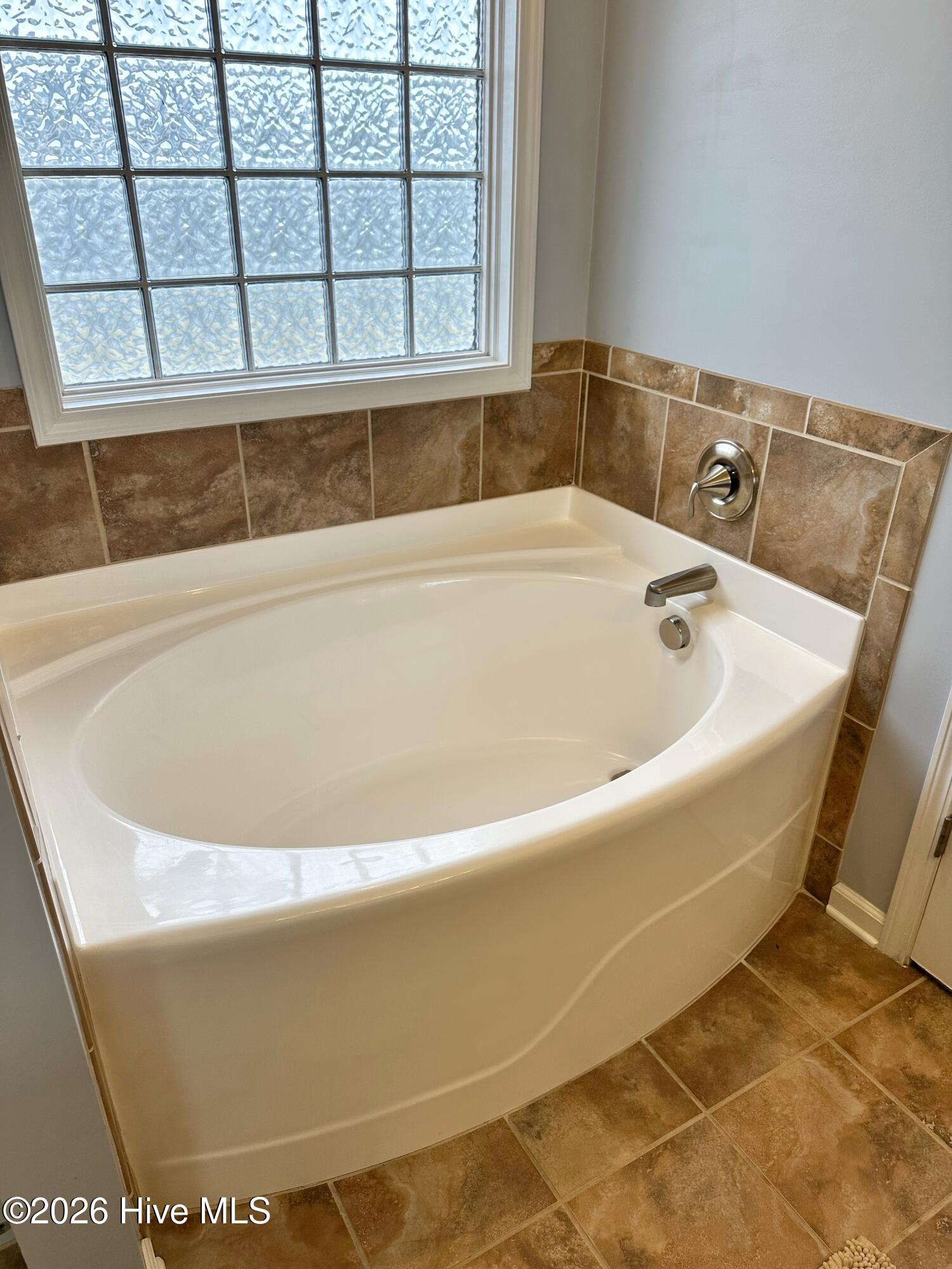 100561709 | Photo 19