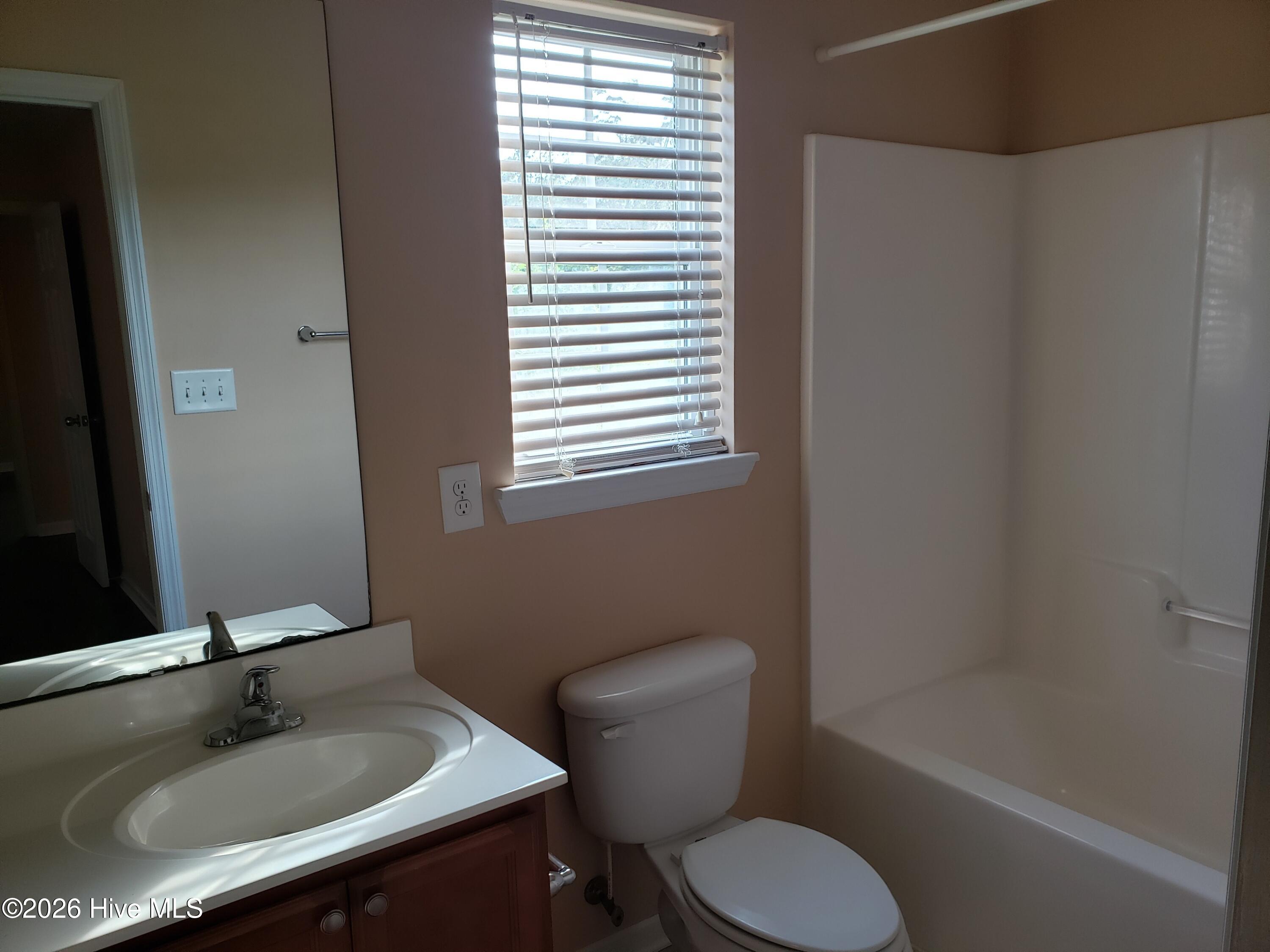 100556782 | Photo 21