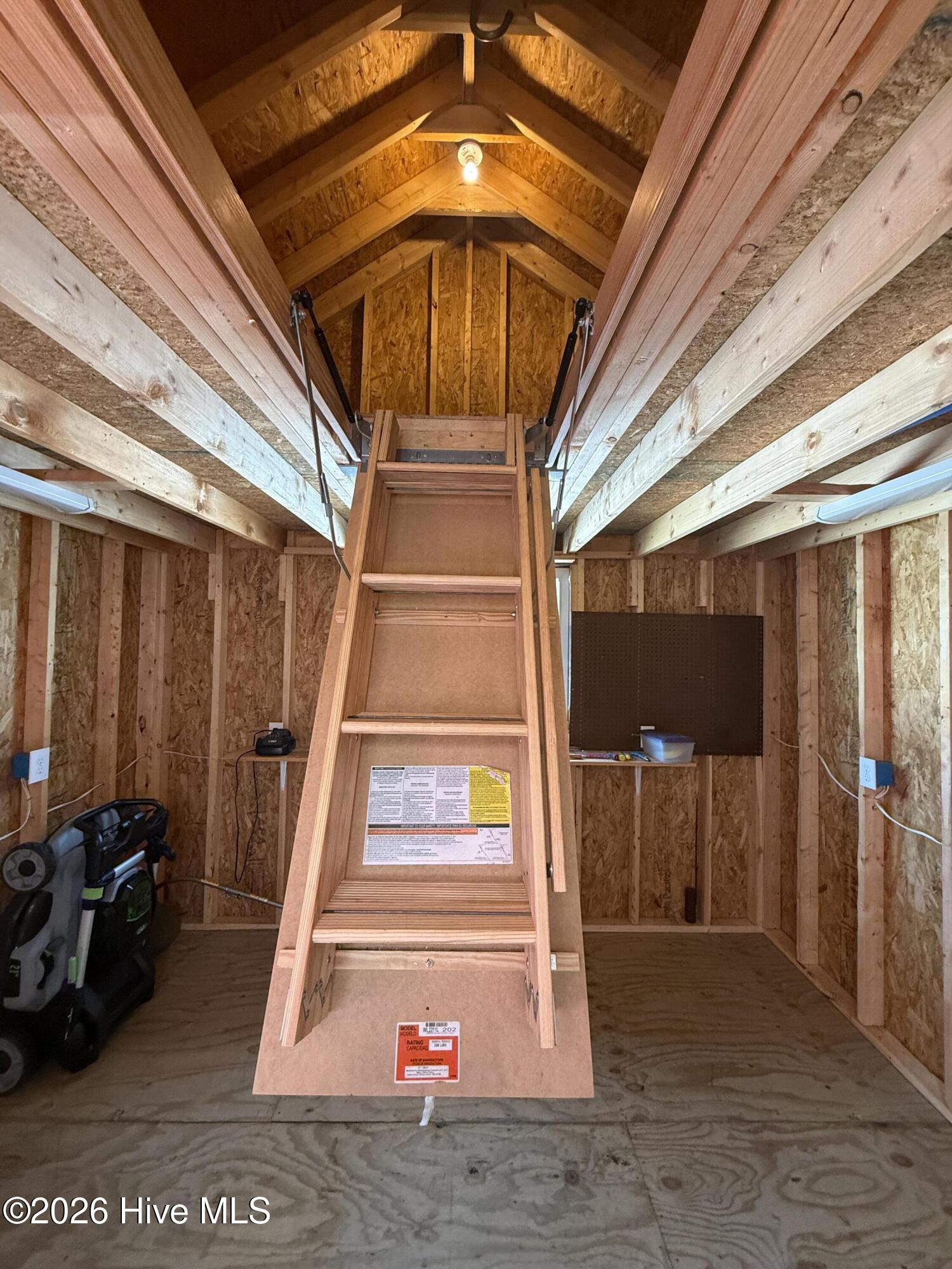 100563124 | Photo 33