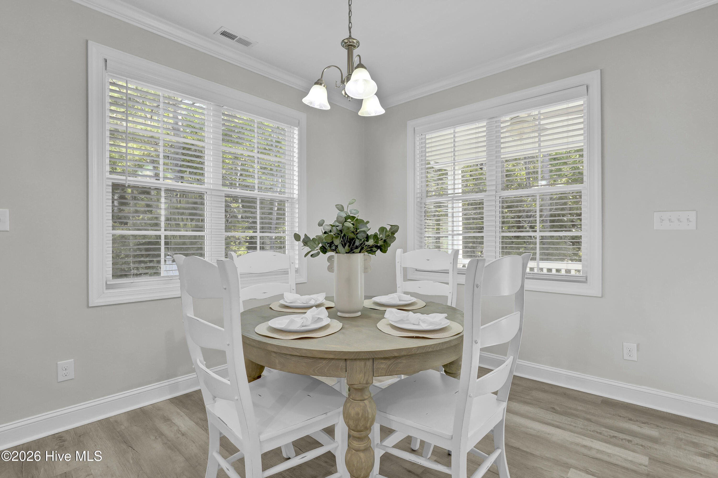 100569069 | Photo 14