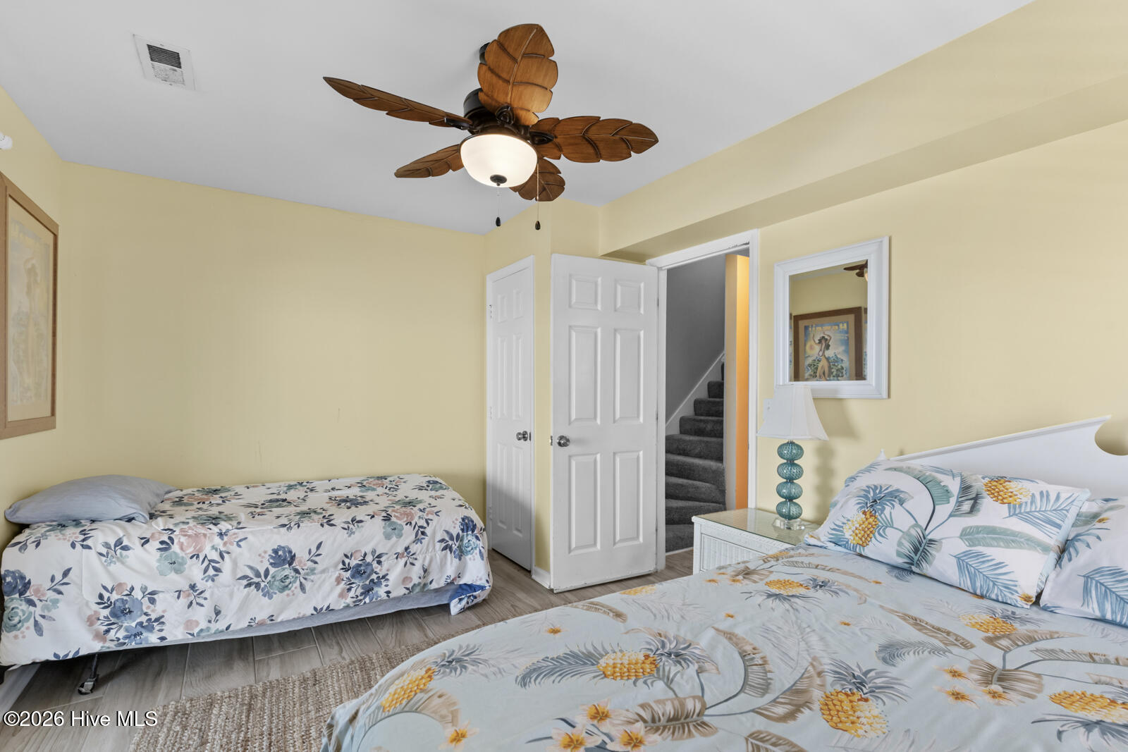 100569371 | Photo 15