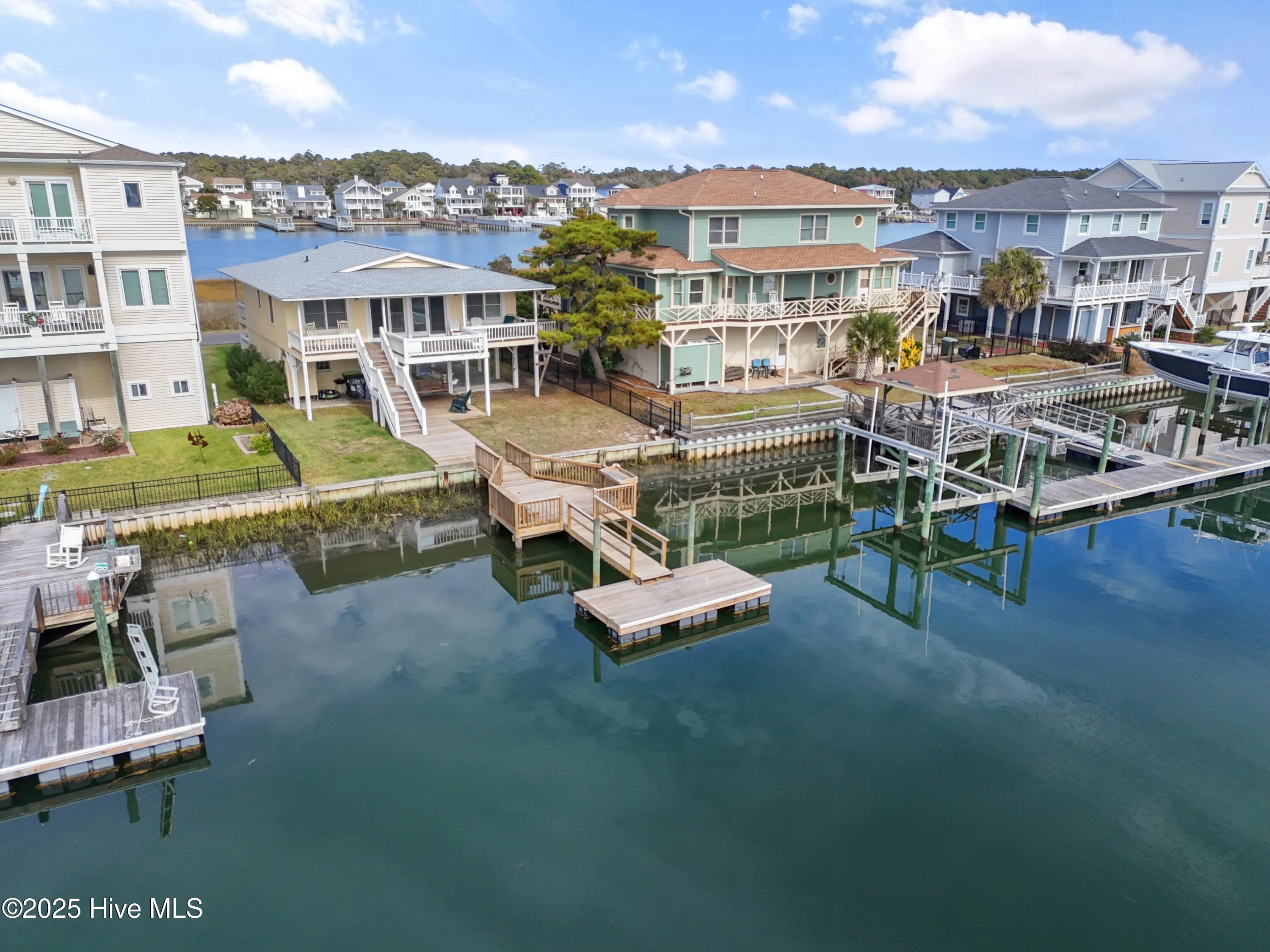 100543177 | Photo 74