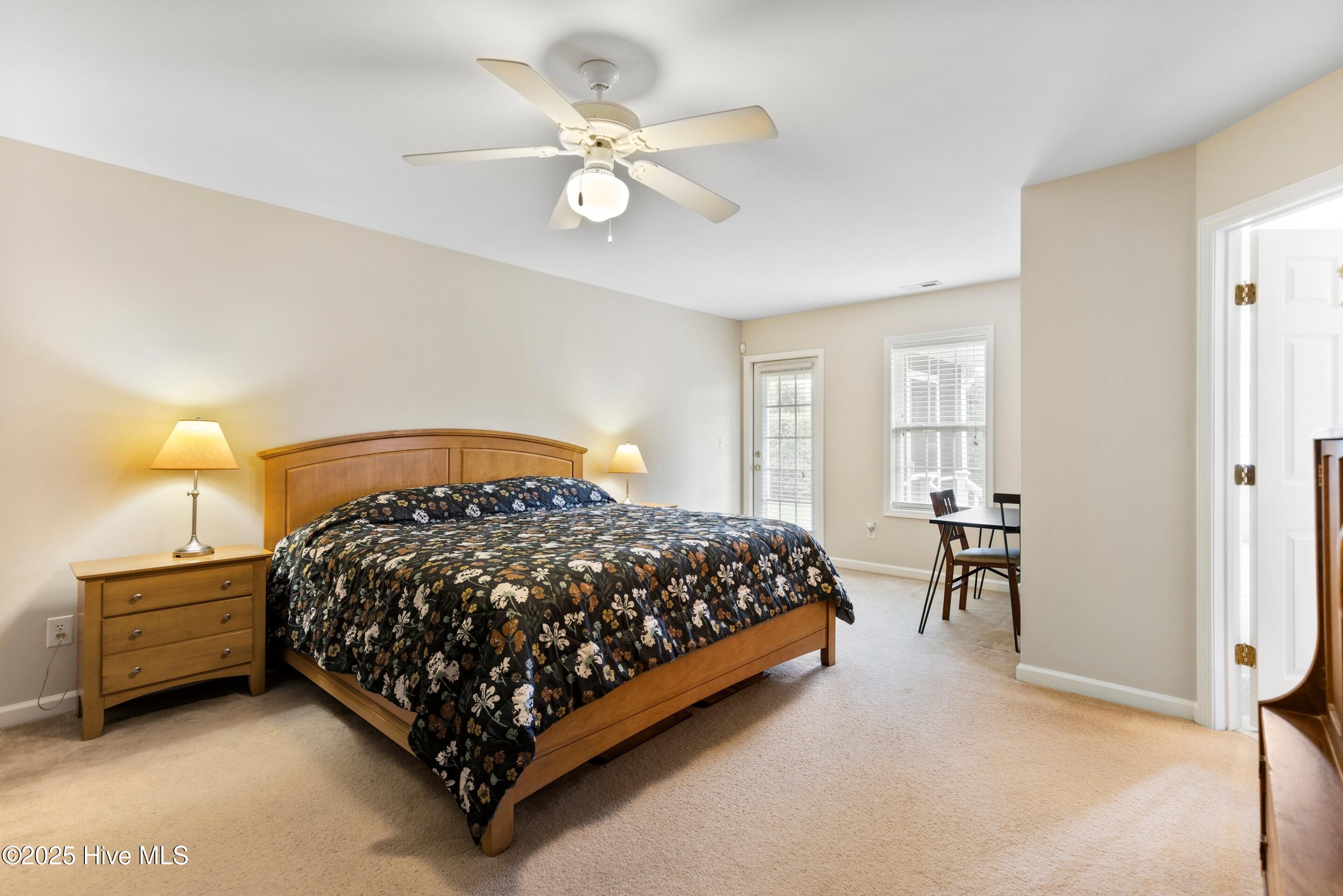 100519382 | Photo 25