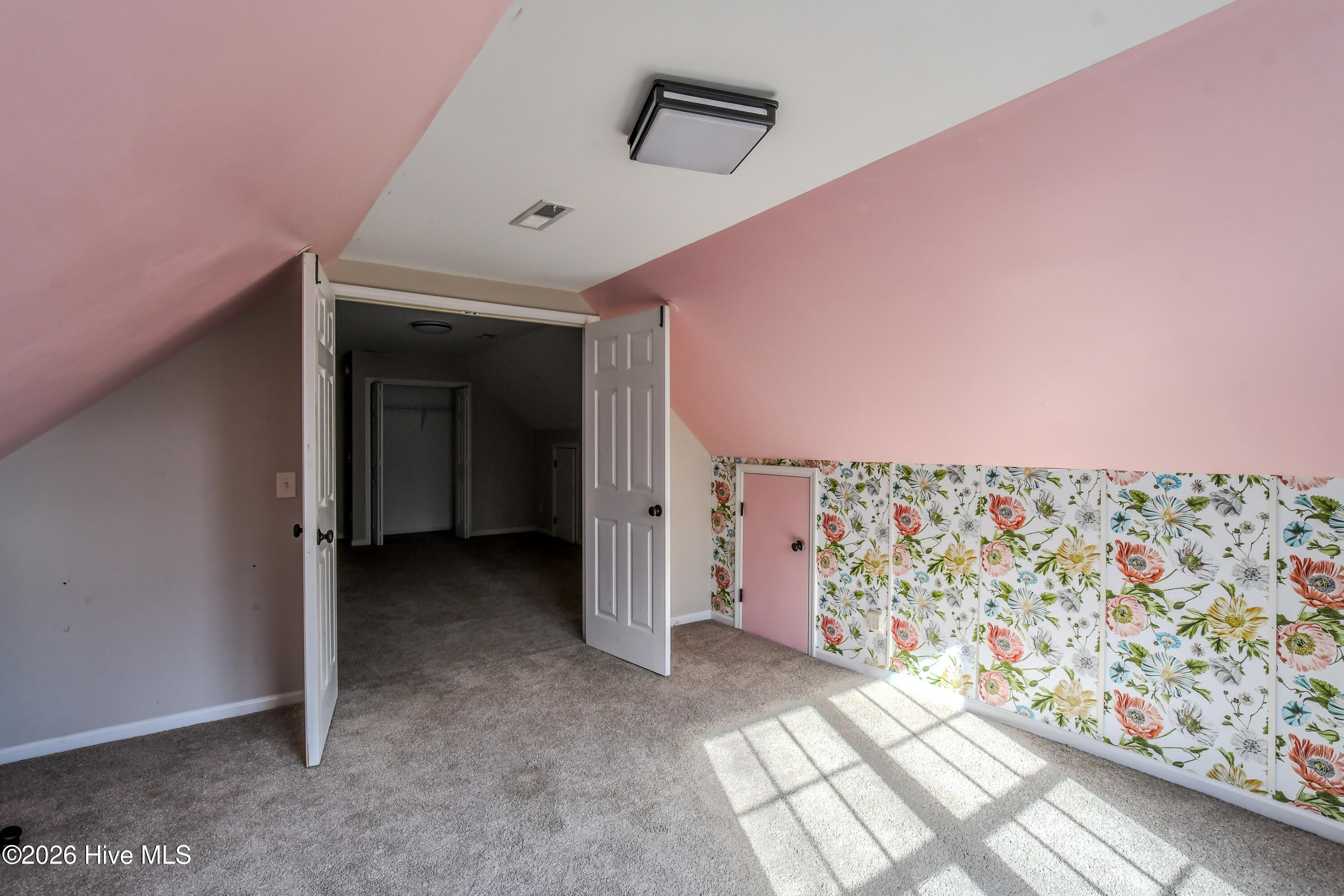 100547567 | Photo 30